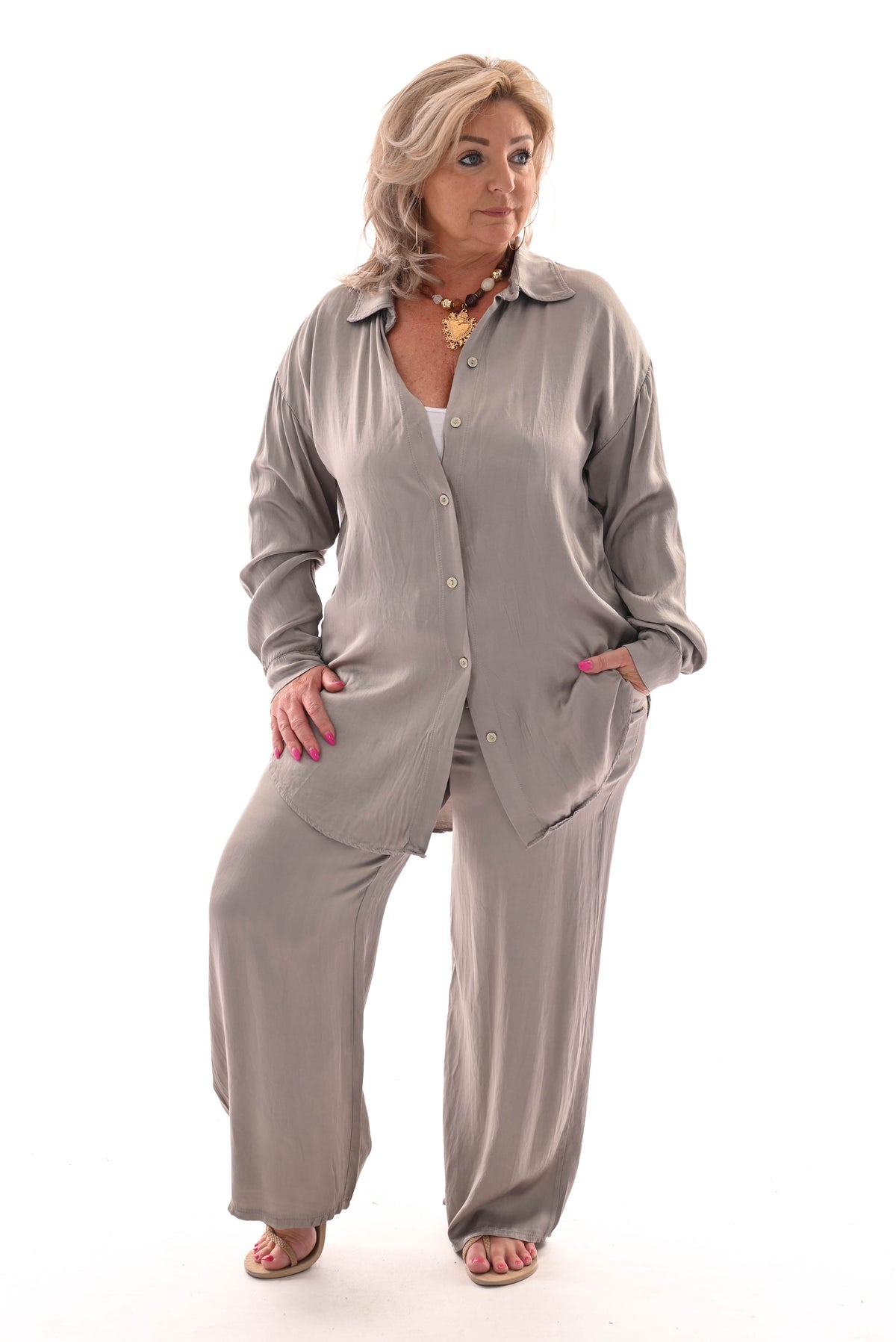 Tweedelig pak silky uni lichtgrijs