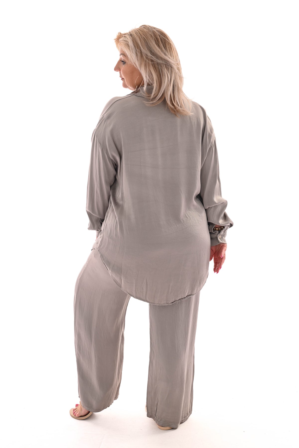 Tweedelig pak silky uni lichtgrijs