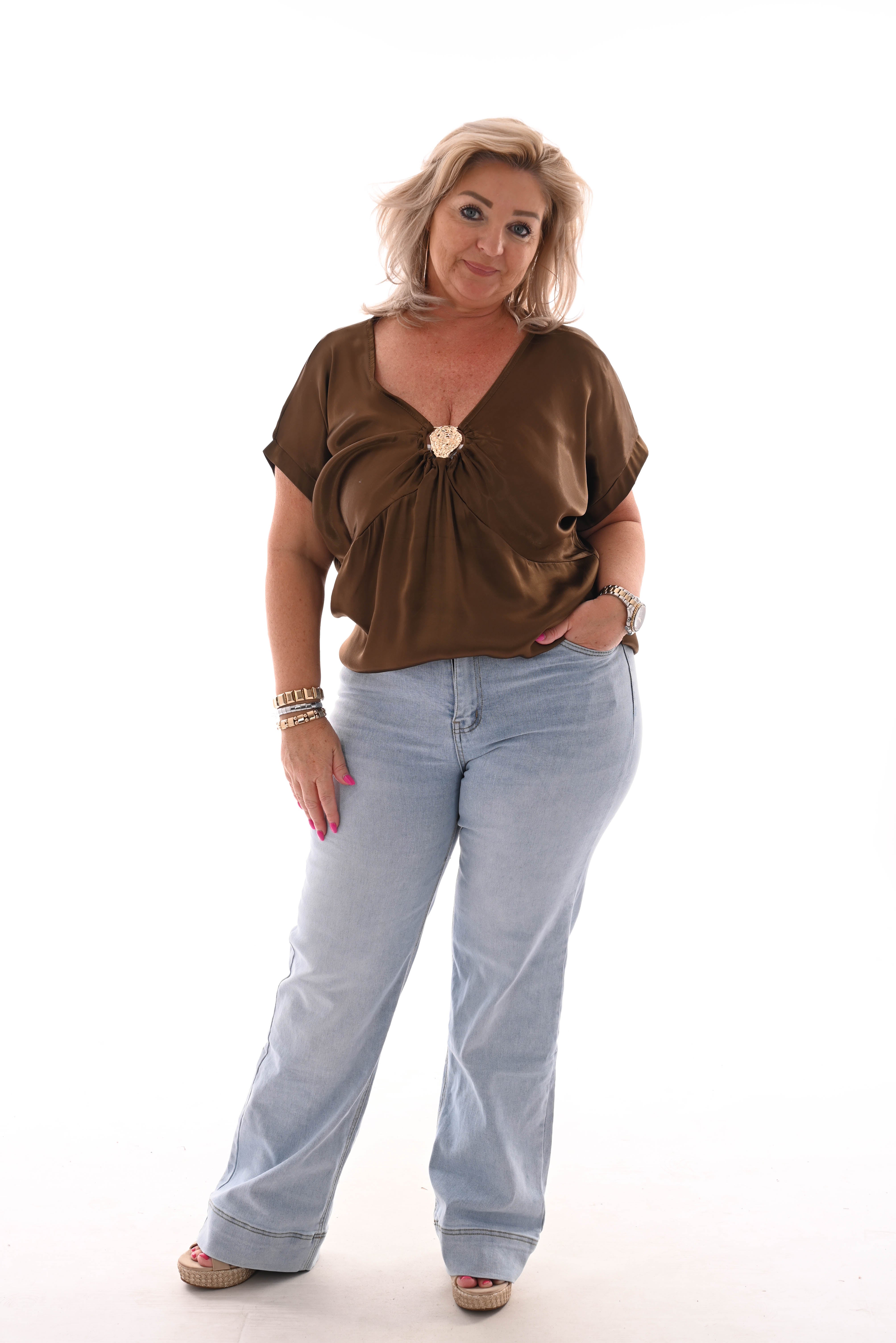 Top silky gouden detail donkerbruin