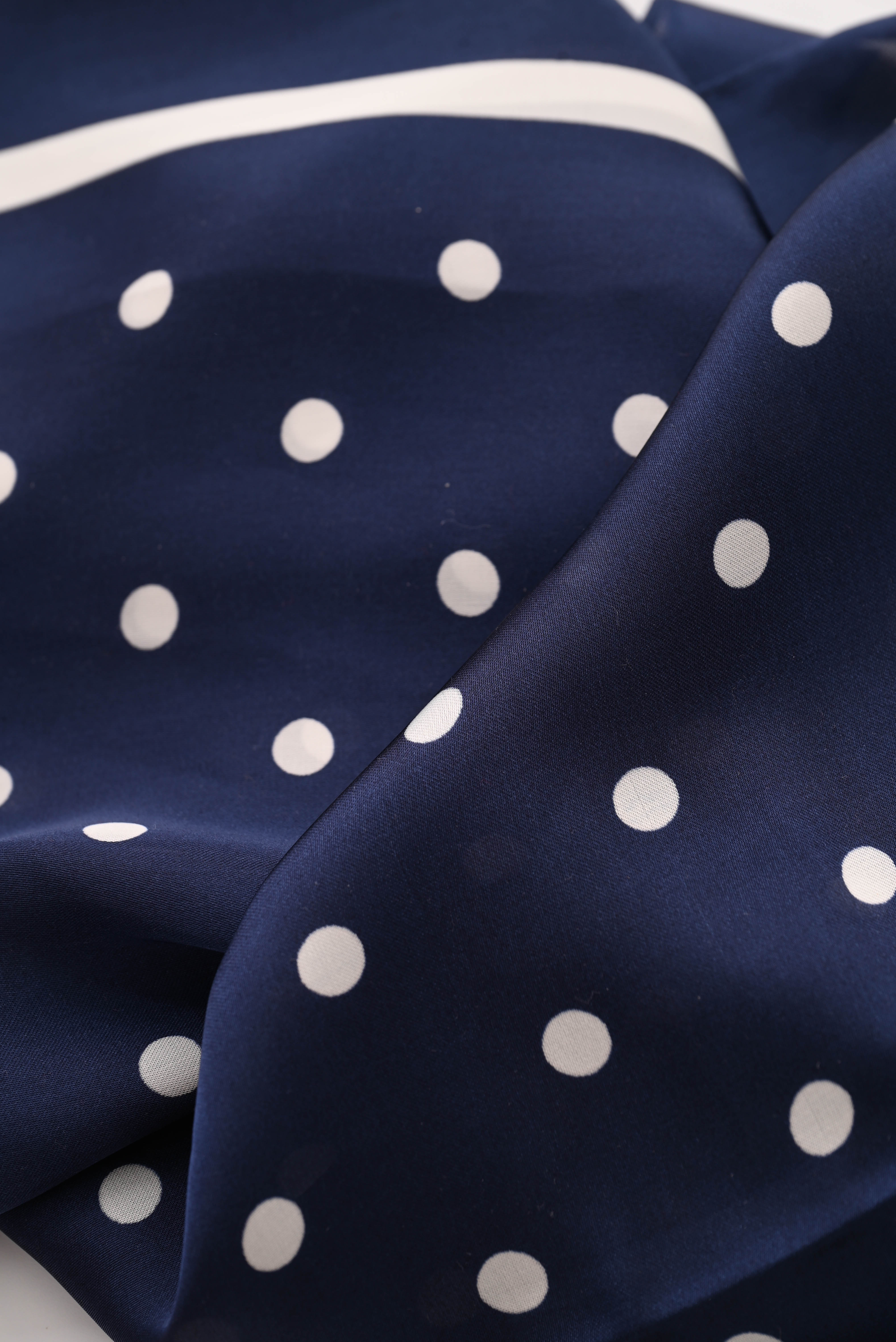 Kort sjaaltje stippen marineblauw