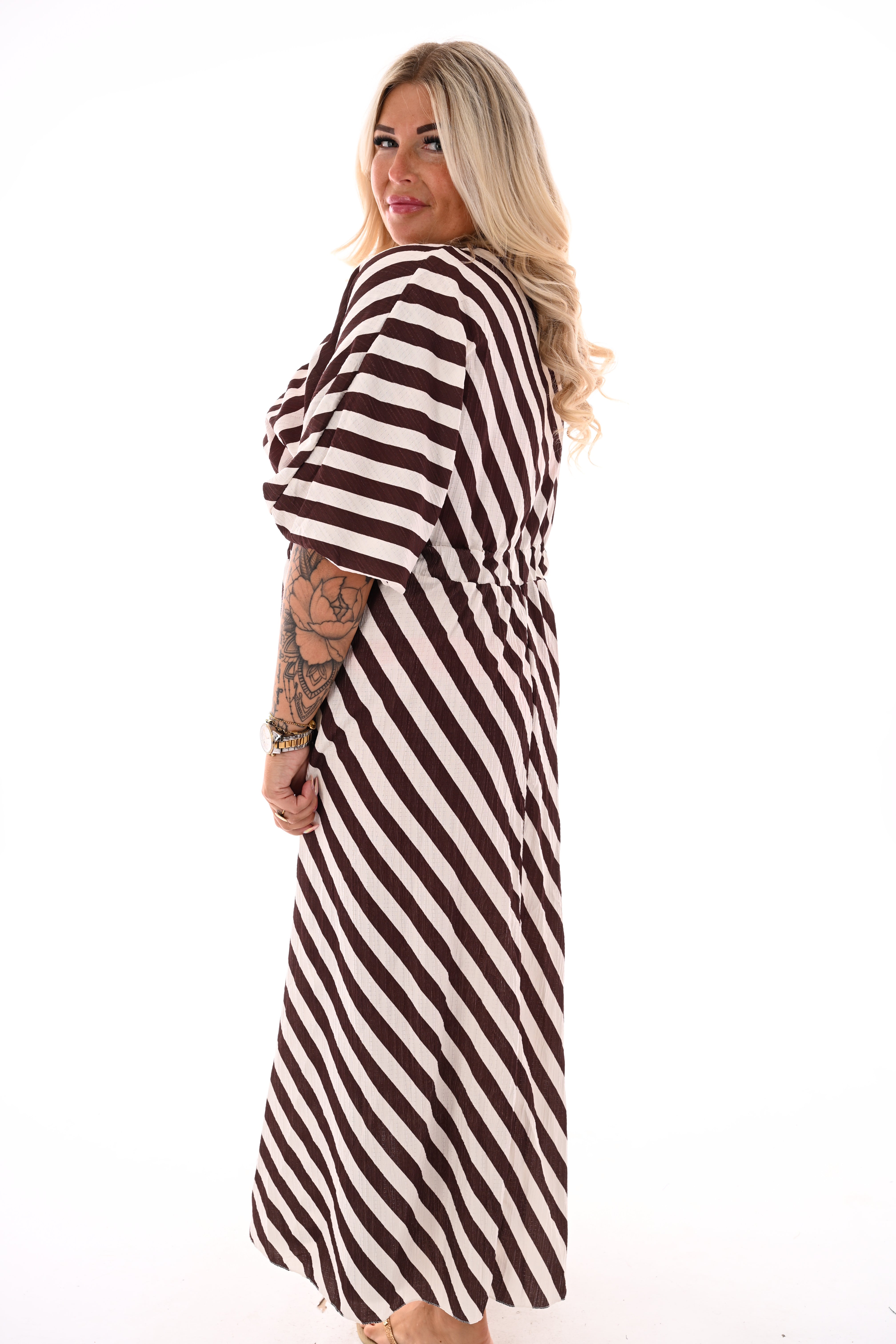 Lange jurk v-hals smock strepen bruin/roomwit