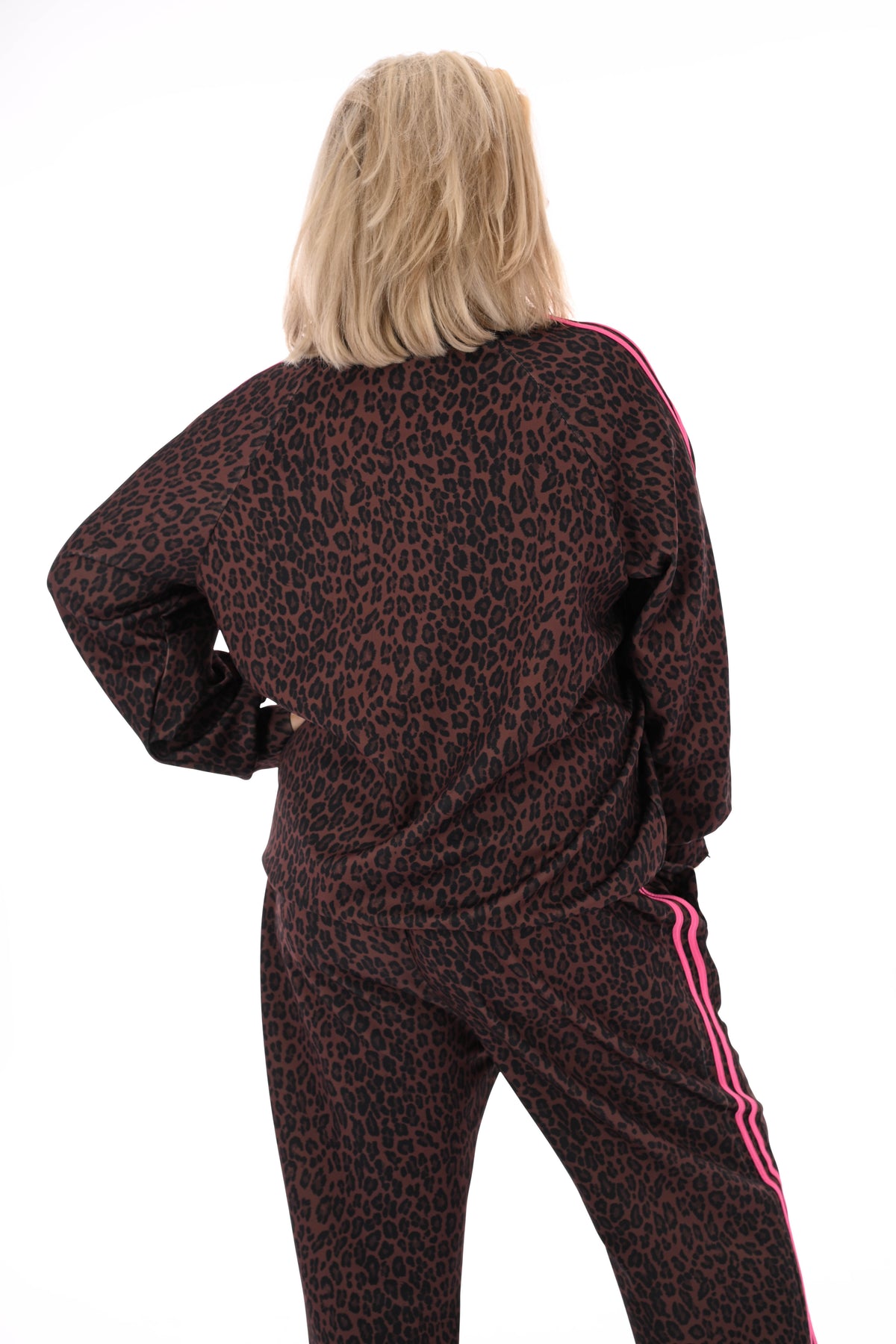 Tweedelig  joggingset panterprint met bies felroze