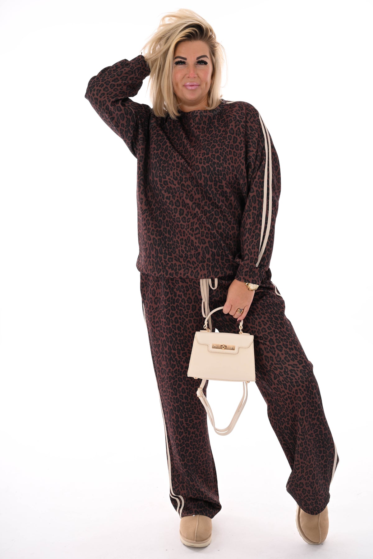 Tweedelig  joggingset panterprint met bies beige