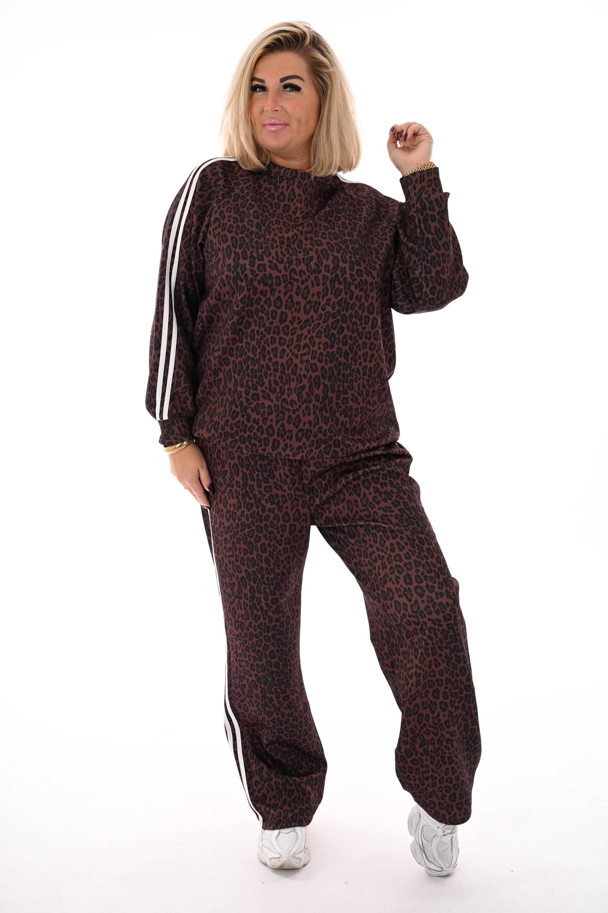 Tweedelig  joggingset panterprint met bies roomwit