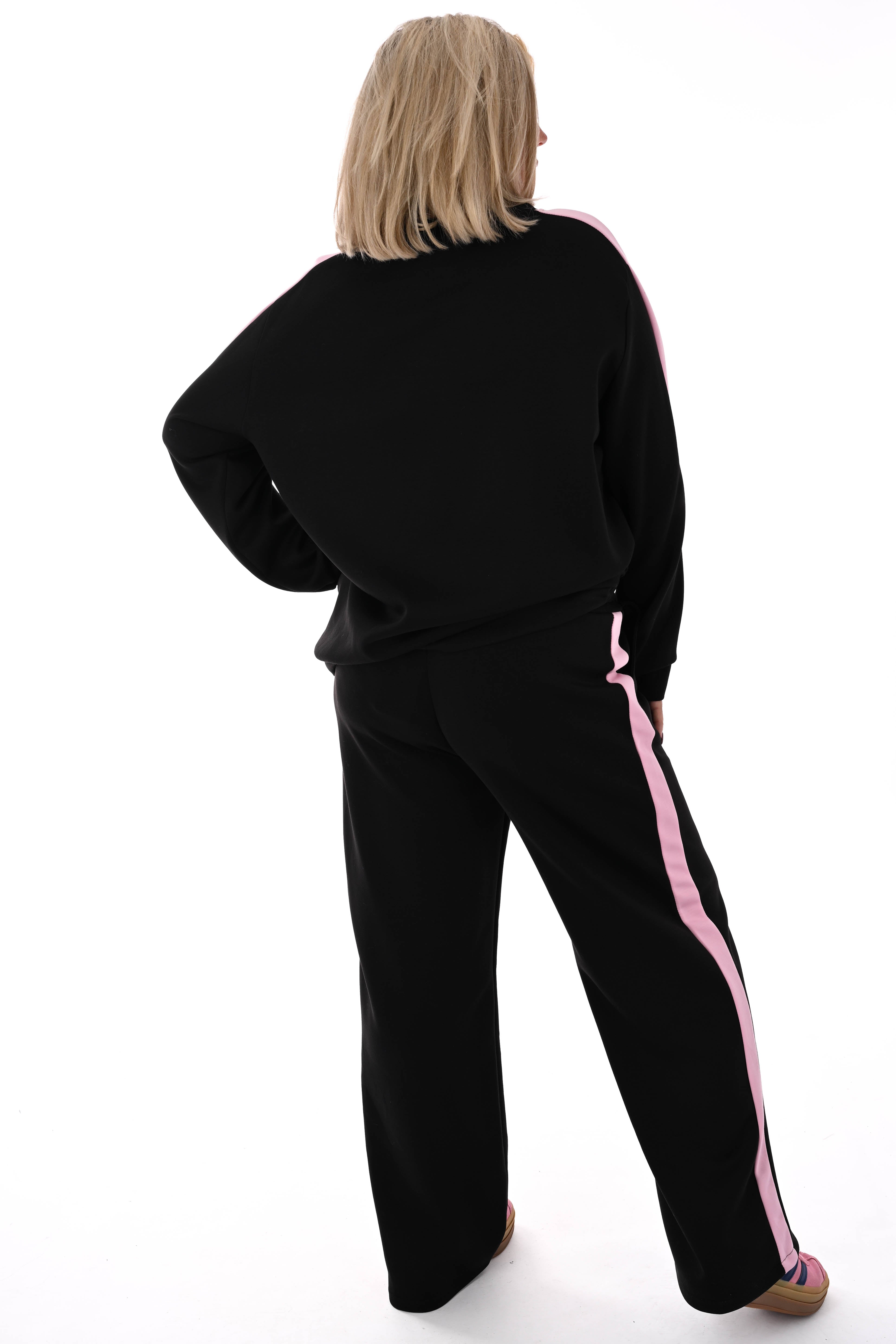 Tweedelig joggingspak met hartjes zwart