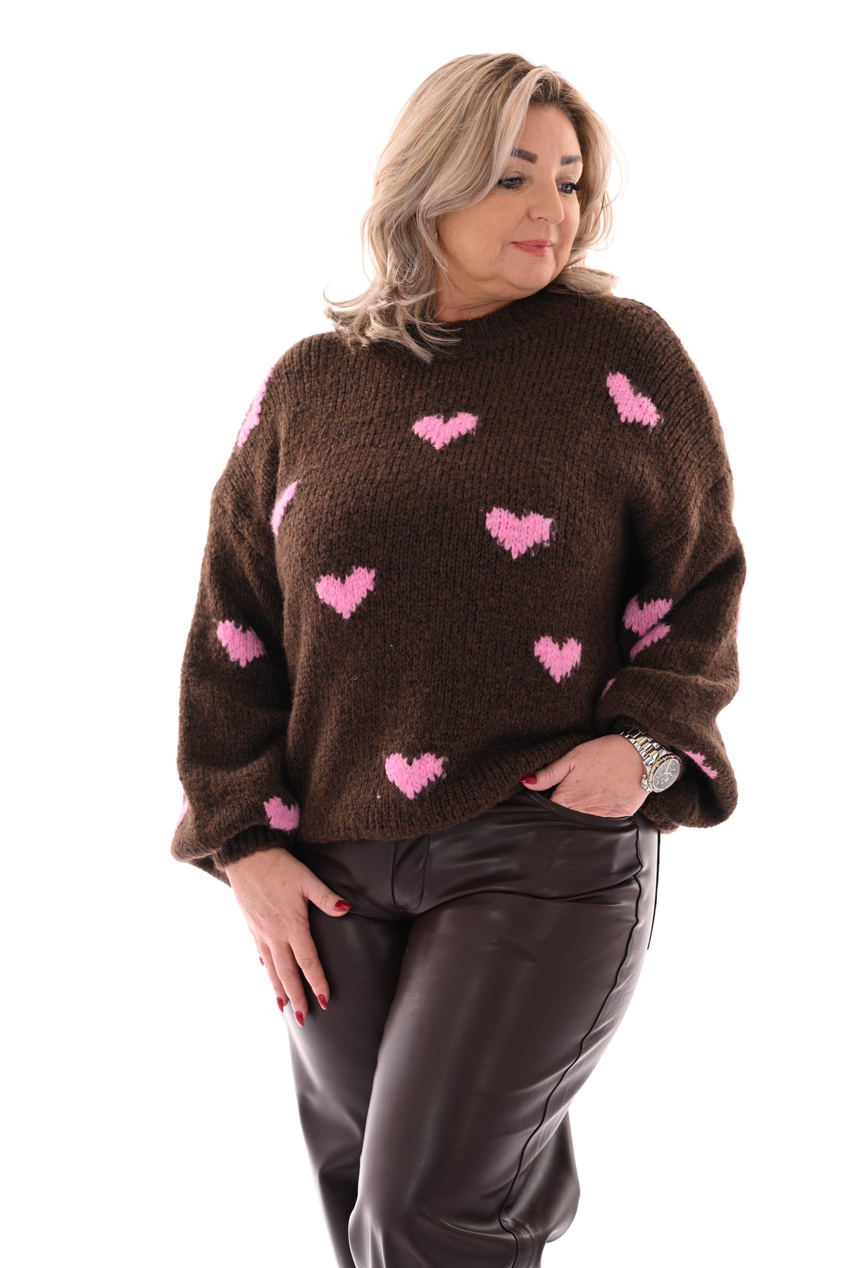 Gebreide trui kleine hartjes donkerbruin