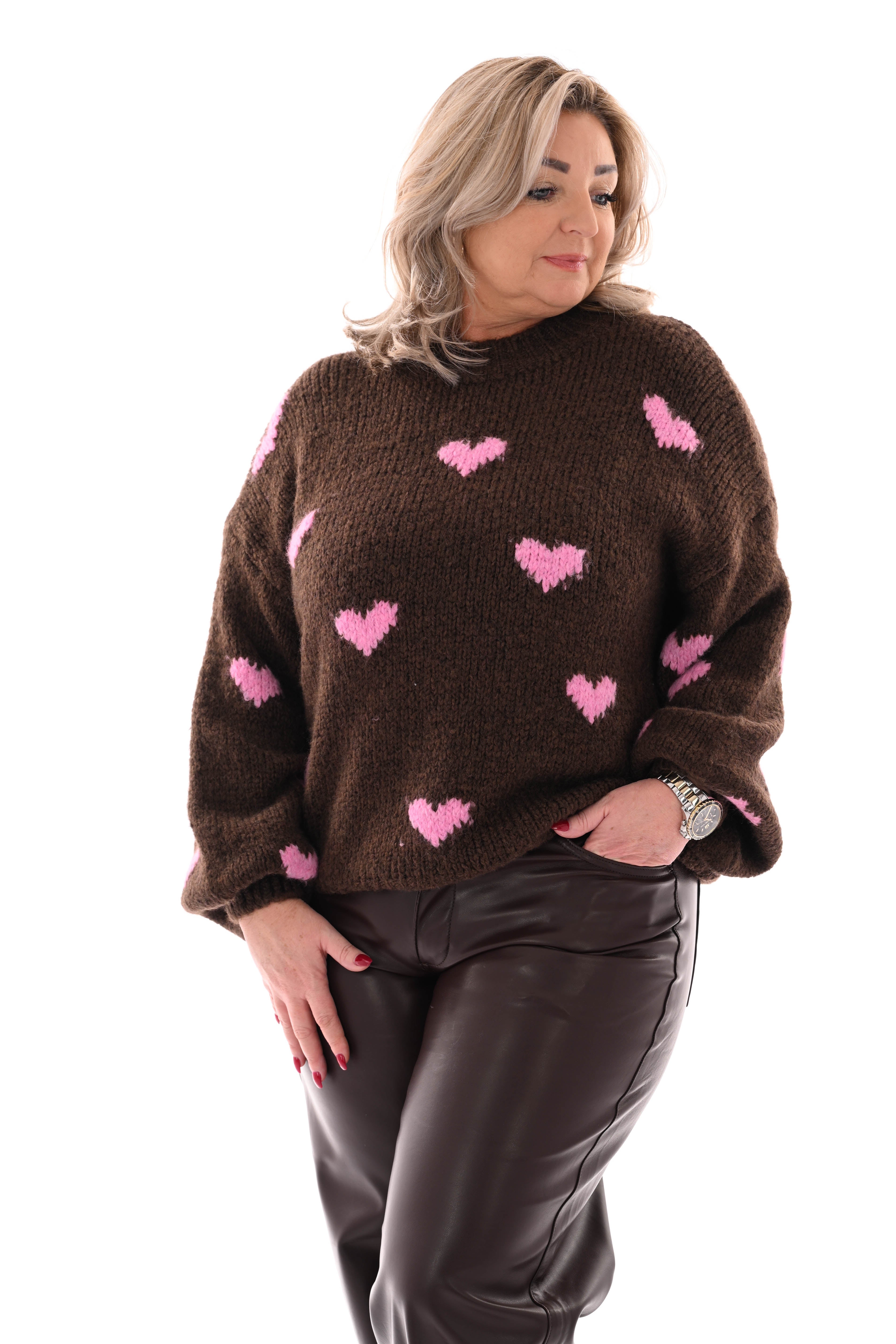 Gebreide trui kleine hartjes donkerbruin