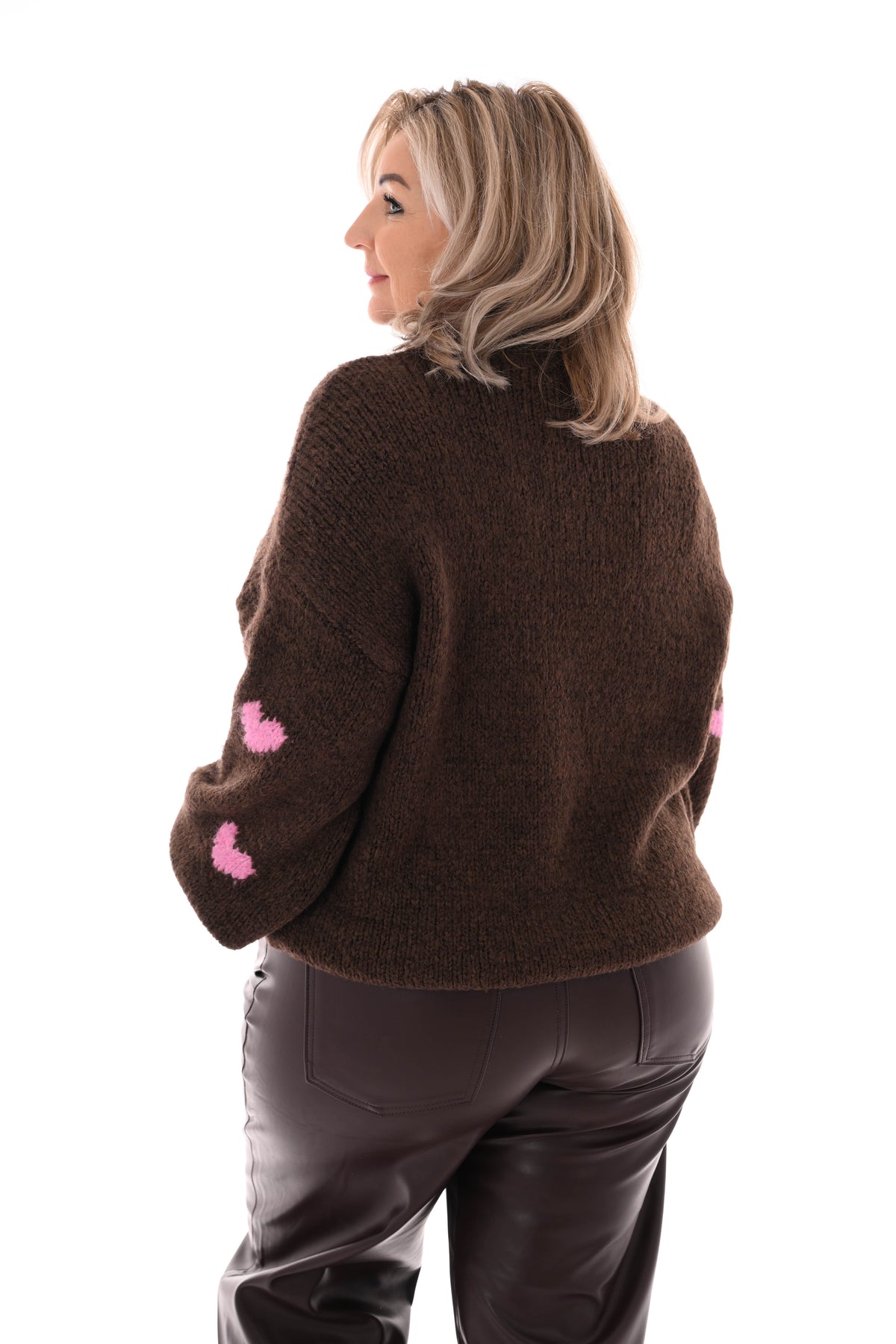 Gebreide trui kleine hartjes donkerbruin