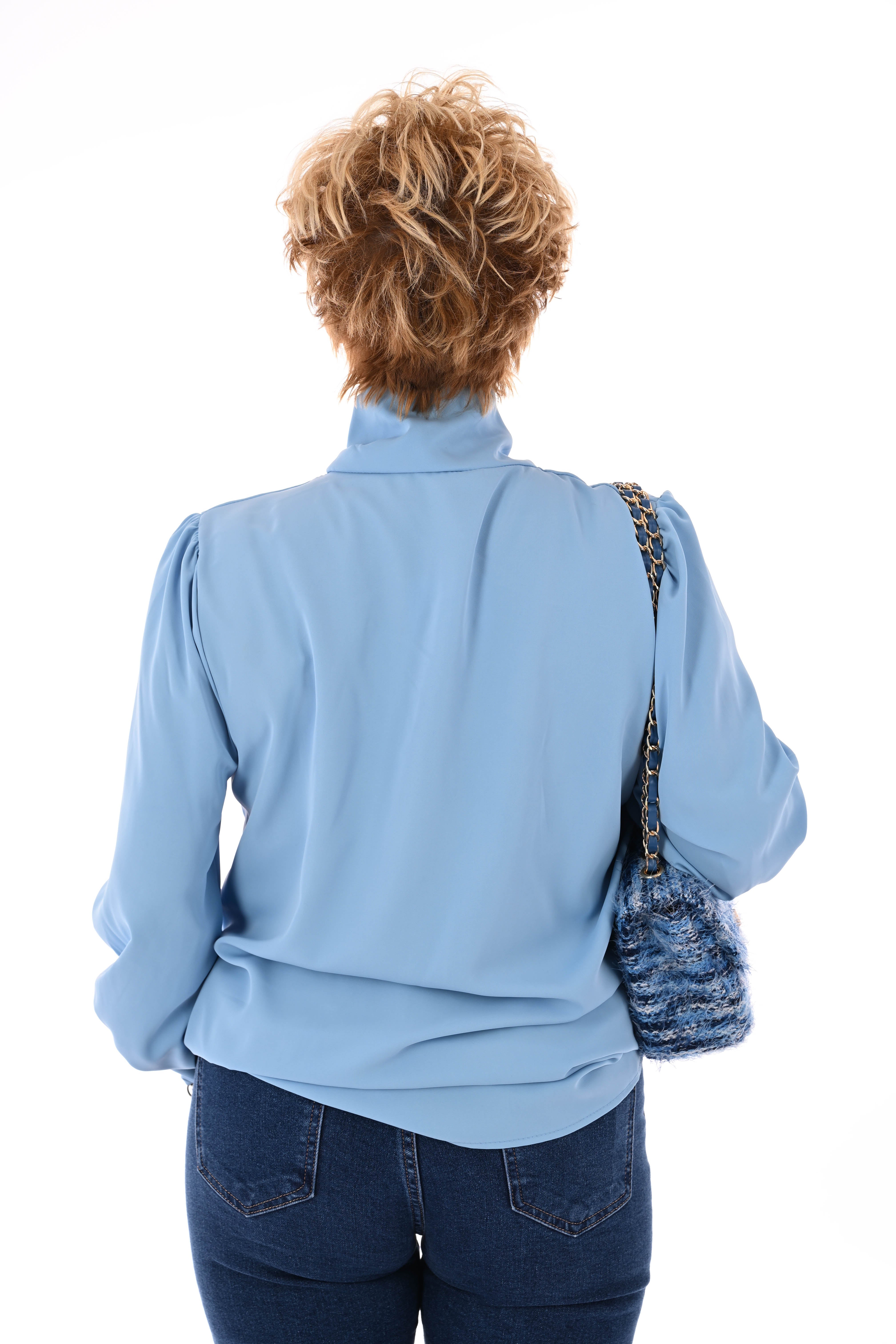 Blouse hals detail lichtblauw