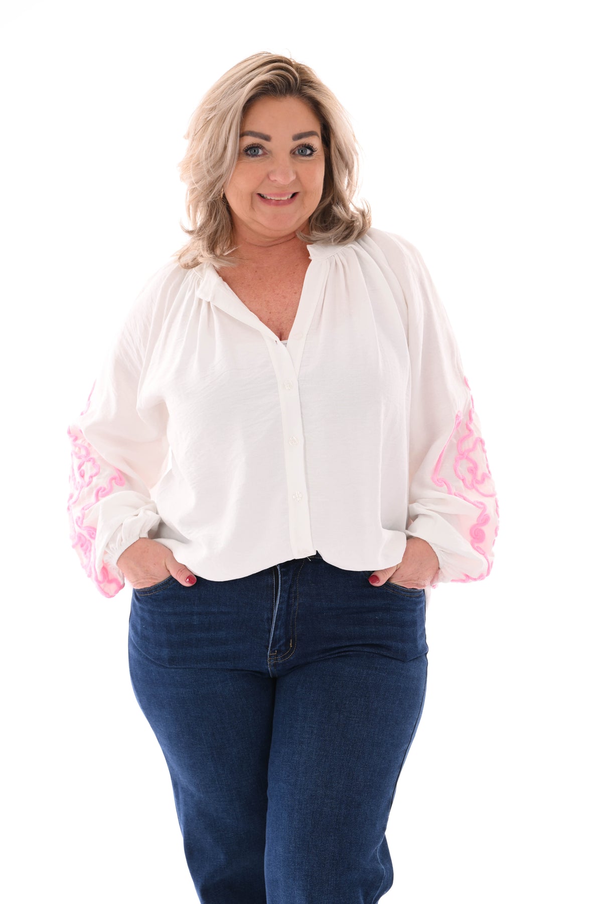 Blouse mouwen met borduursels wit