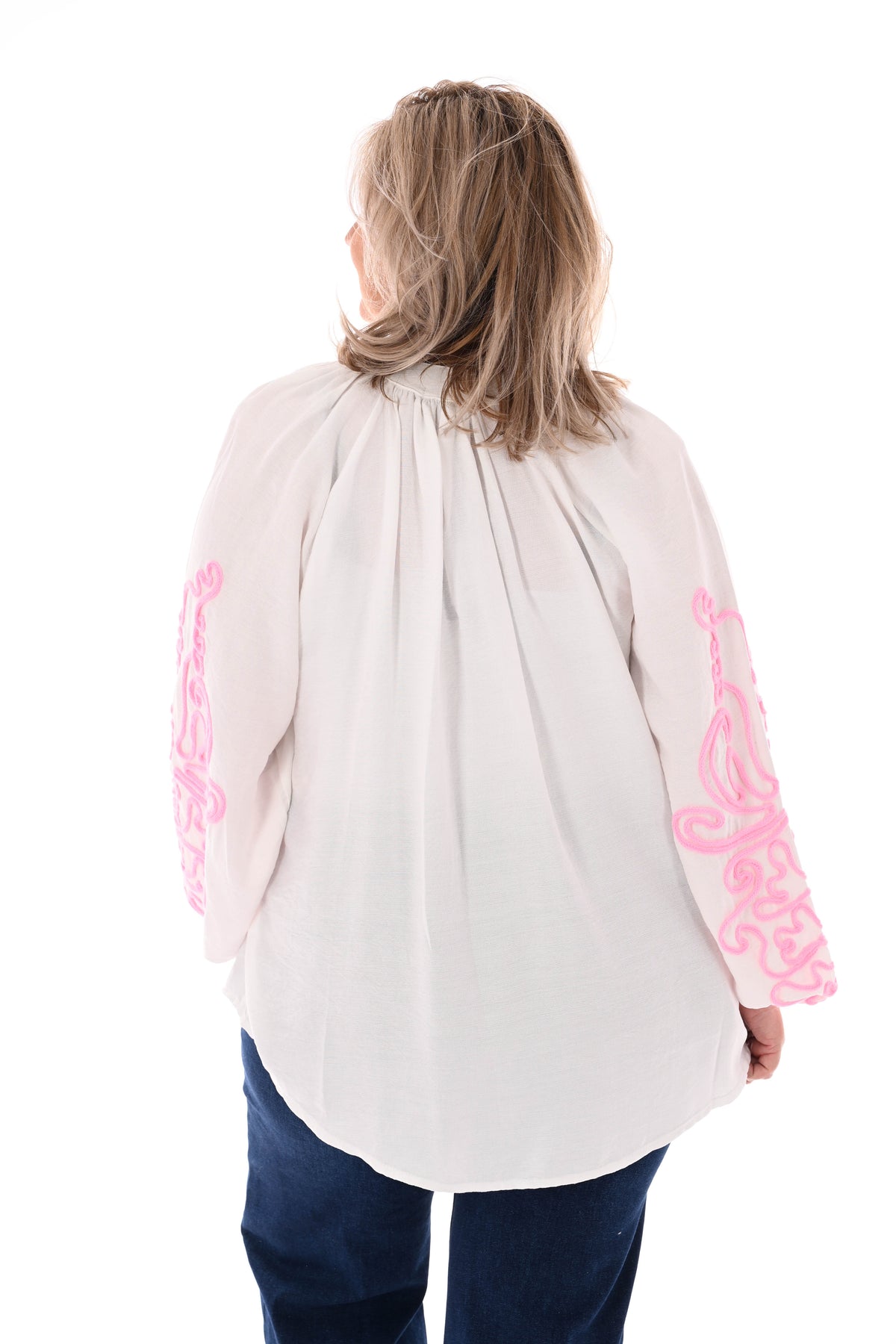 Blouse mouwen met borduursels wit