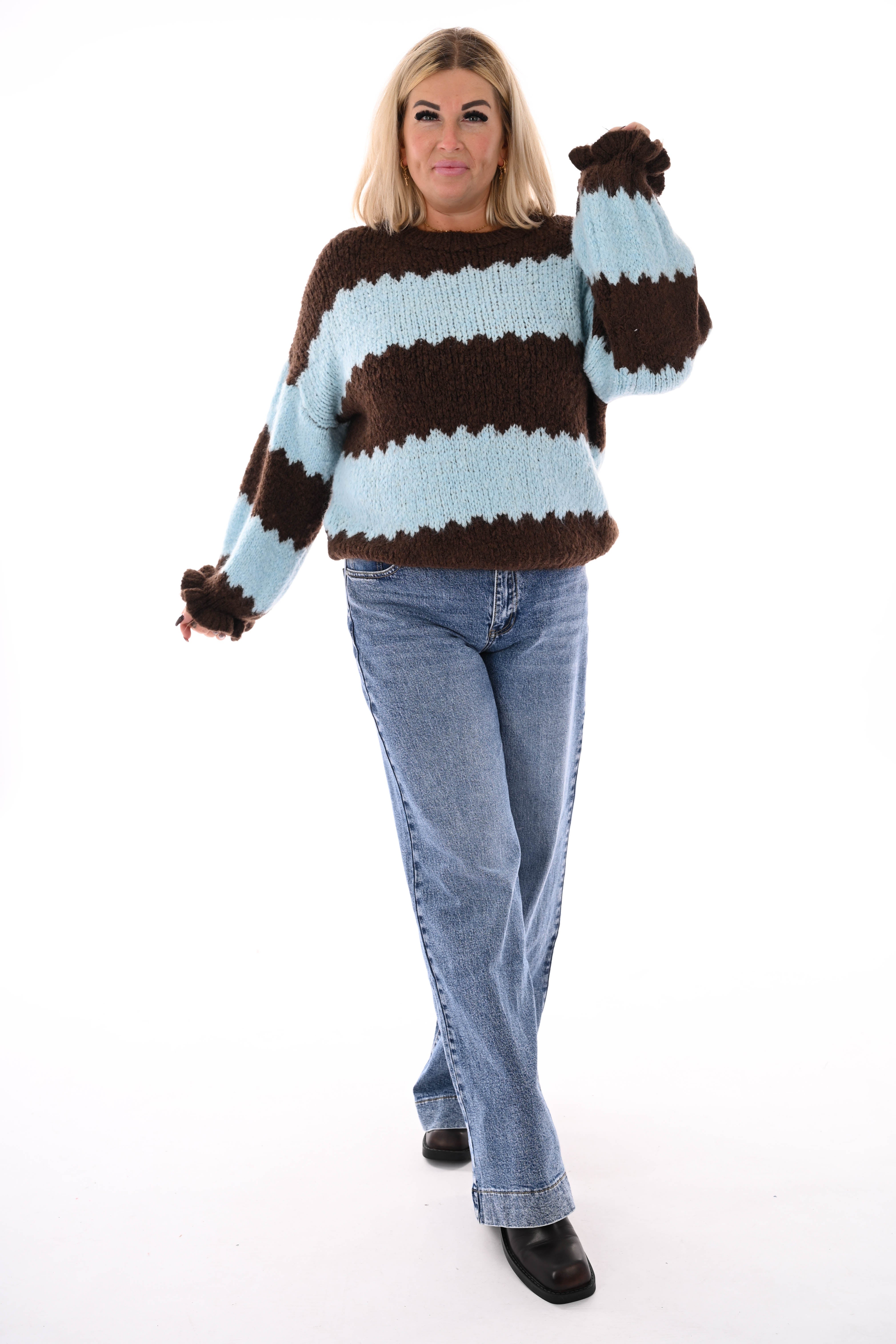 Gebreide trui brede golfstrepen donkerbruin/lichtblauw