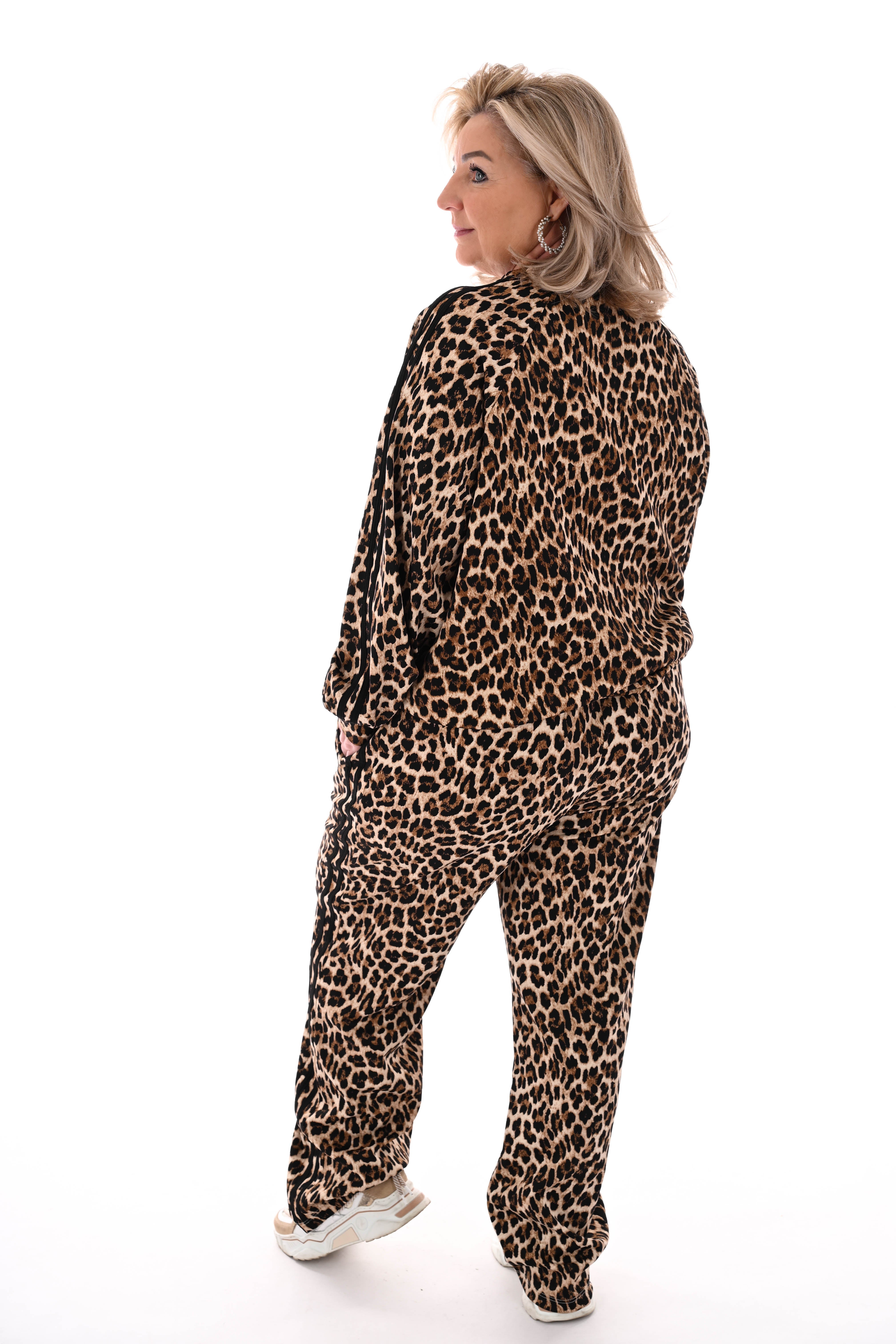 Tweedelig set panter met kleur bies zwart