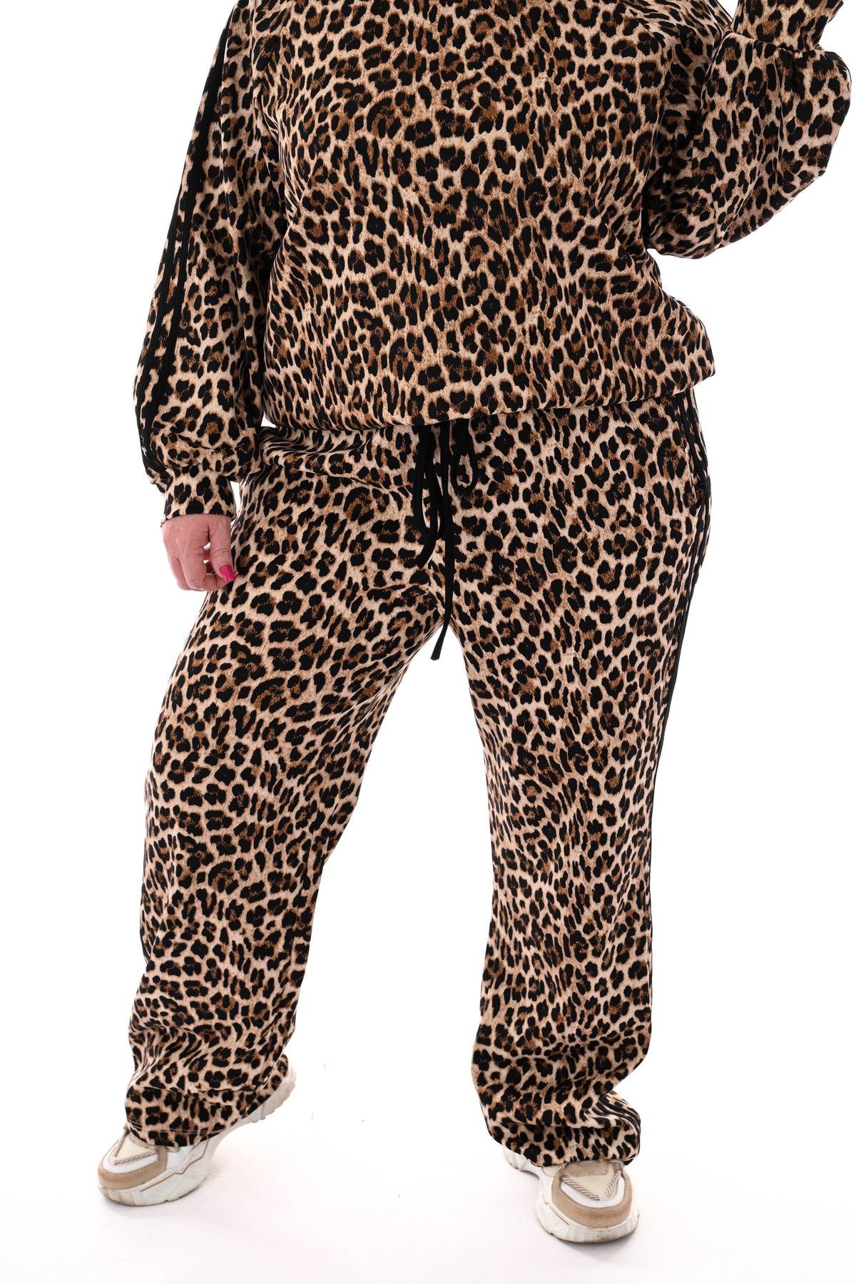 Tweedelig set panter met kleur bies zwart