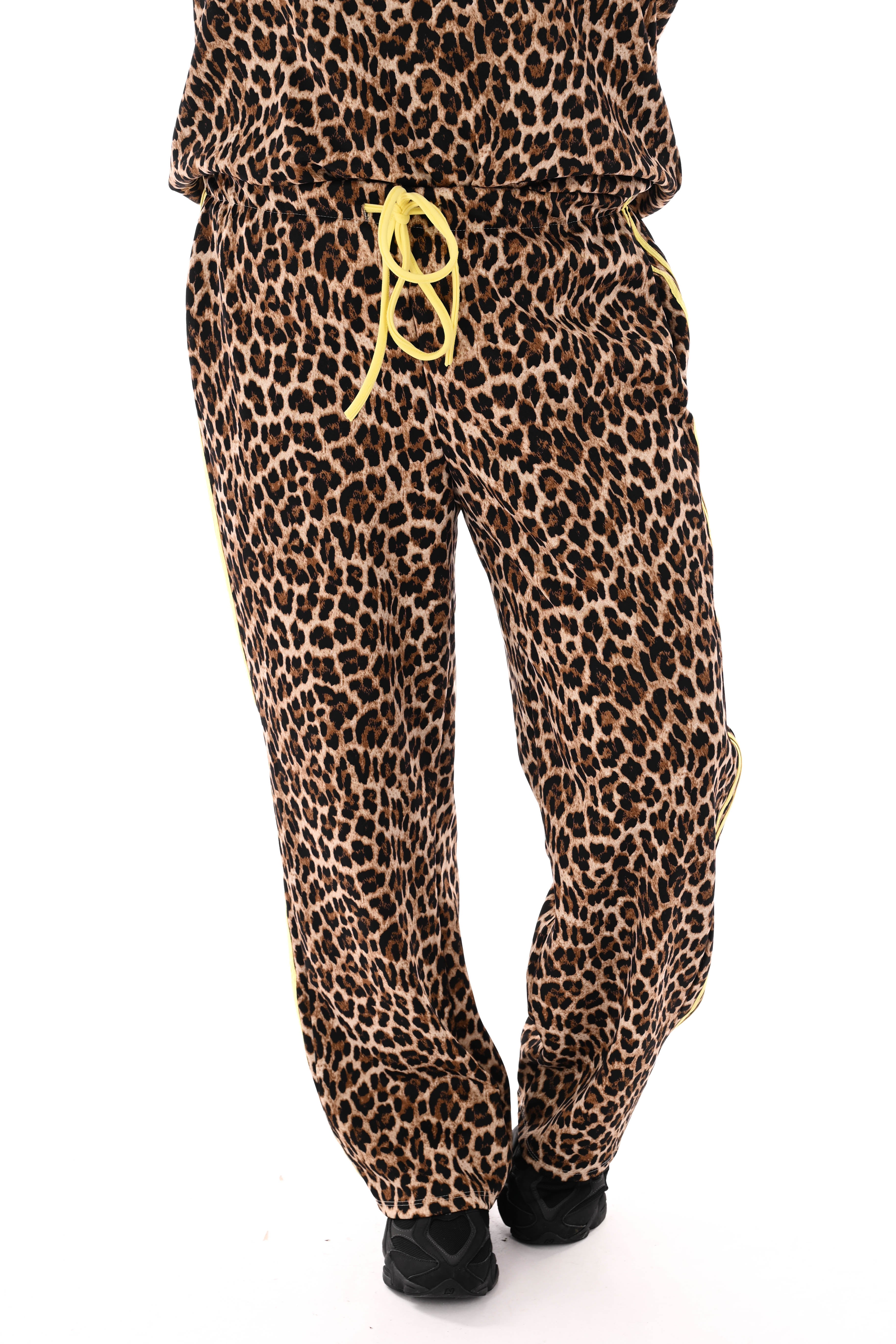 Tweedelig set panter met kleur bies lichtgeel