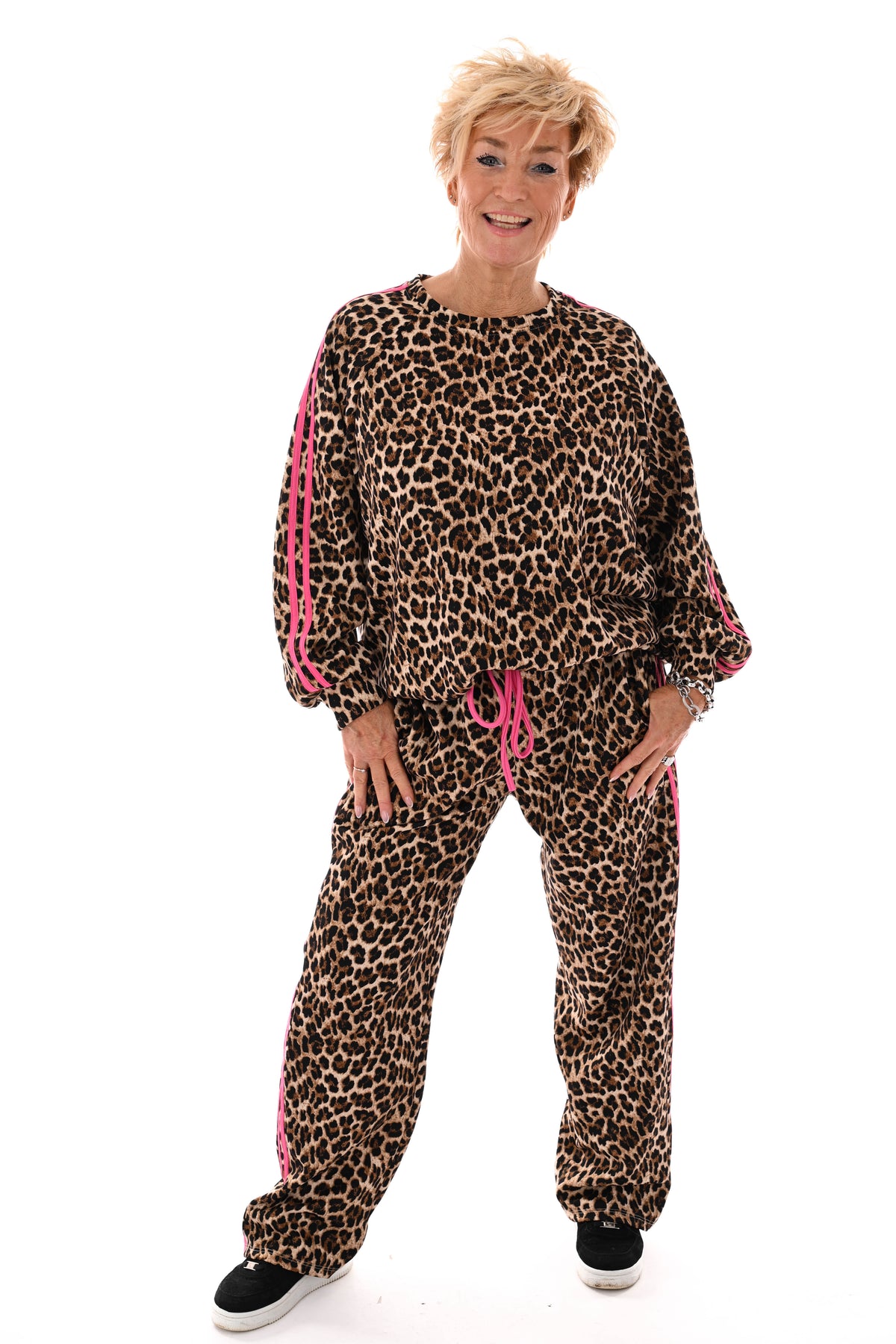 Tweedelig set panter met kleur bies roze