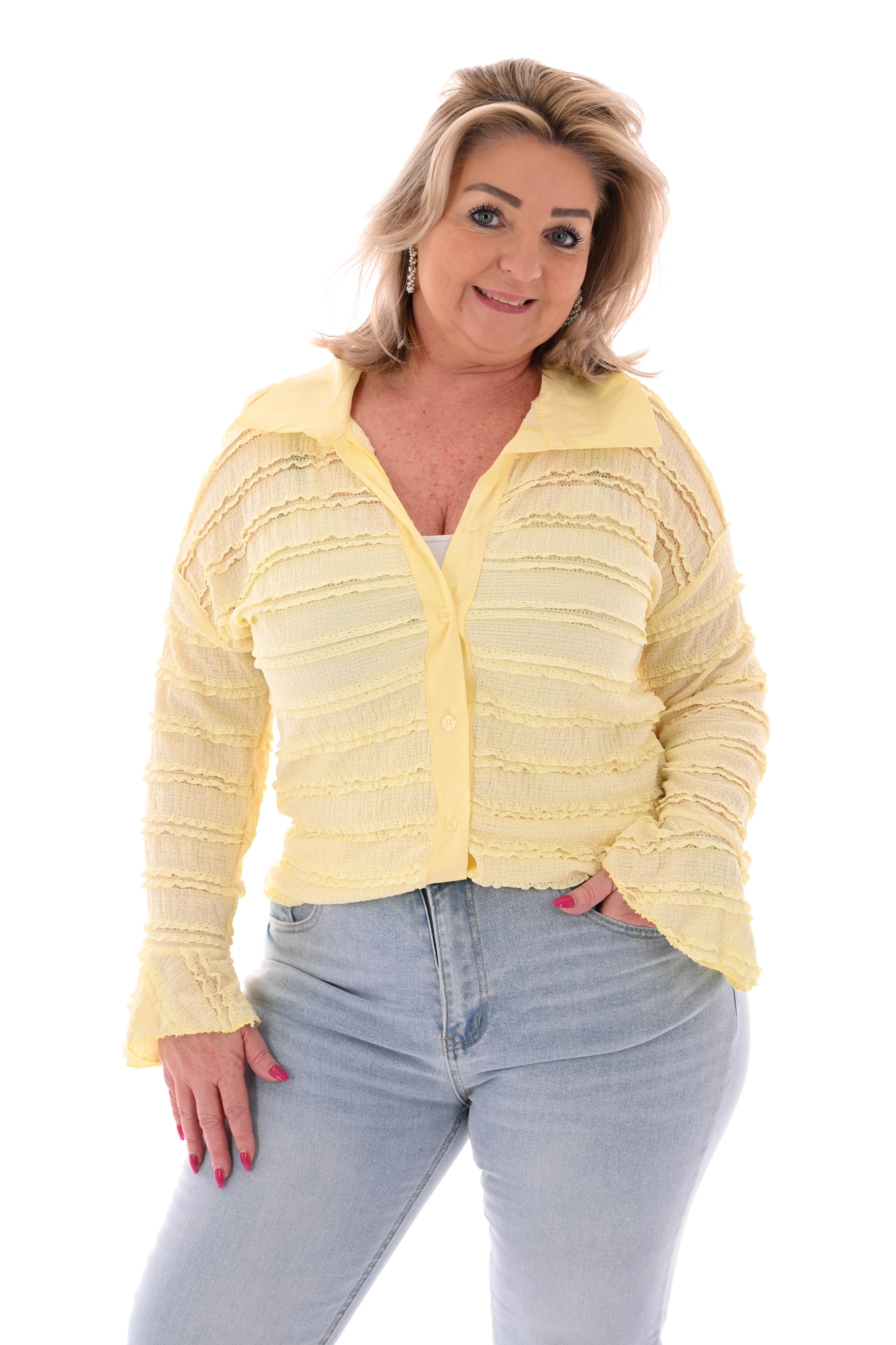 Doorknoop blouse ruffels en kraag lichtgeel