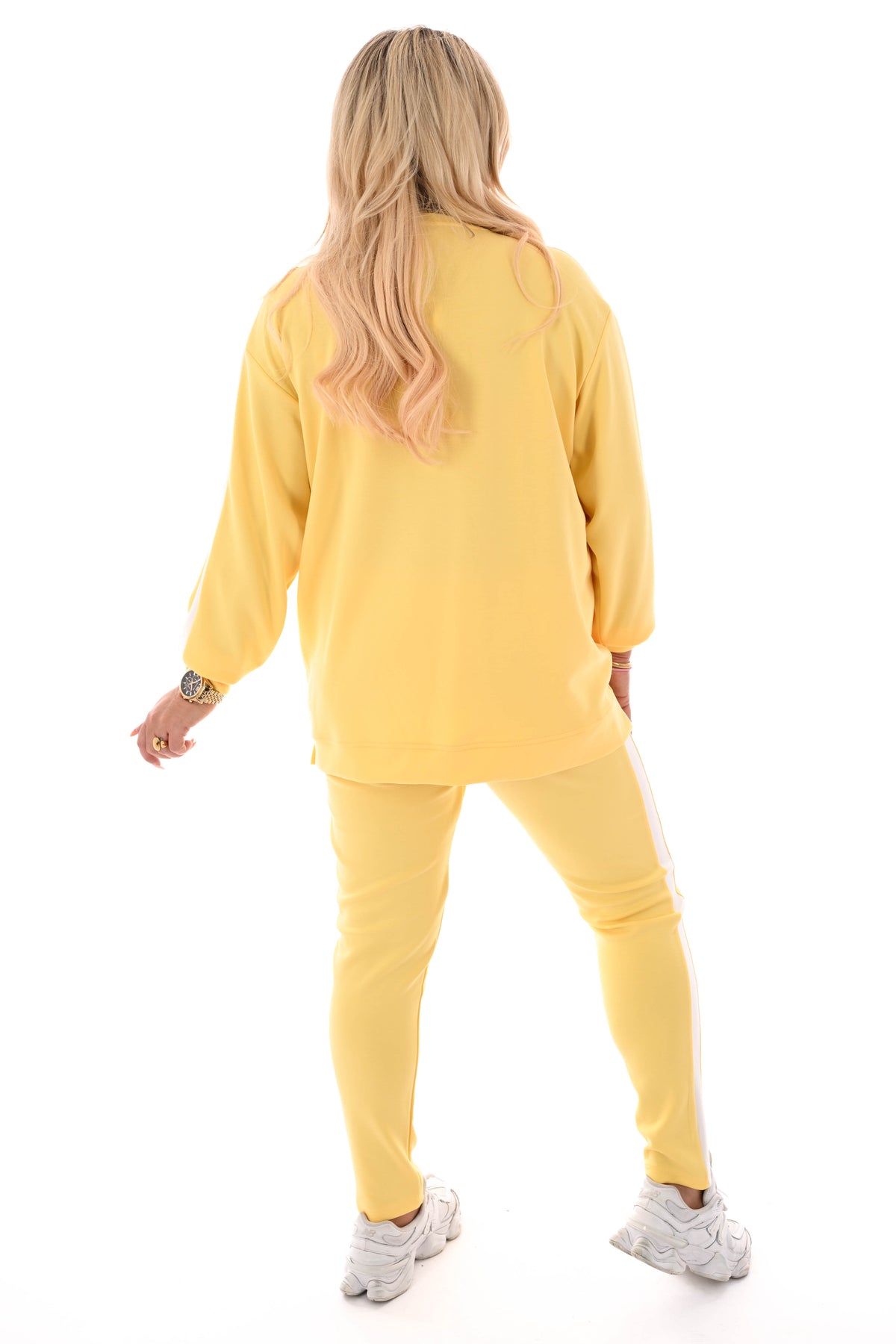 Tweedelig pak brede bies geel