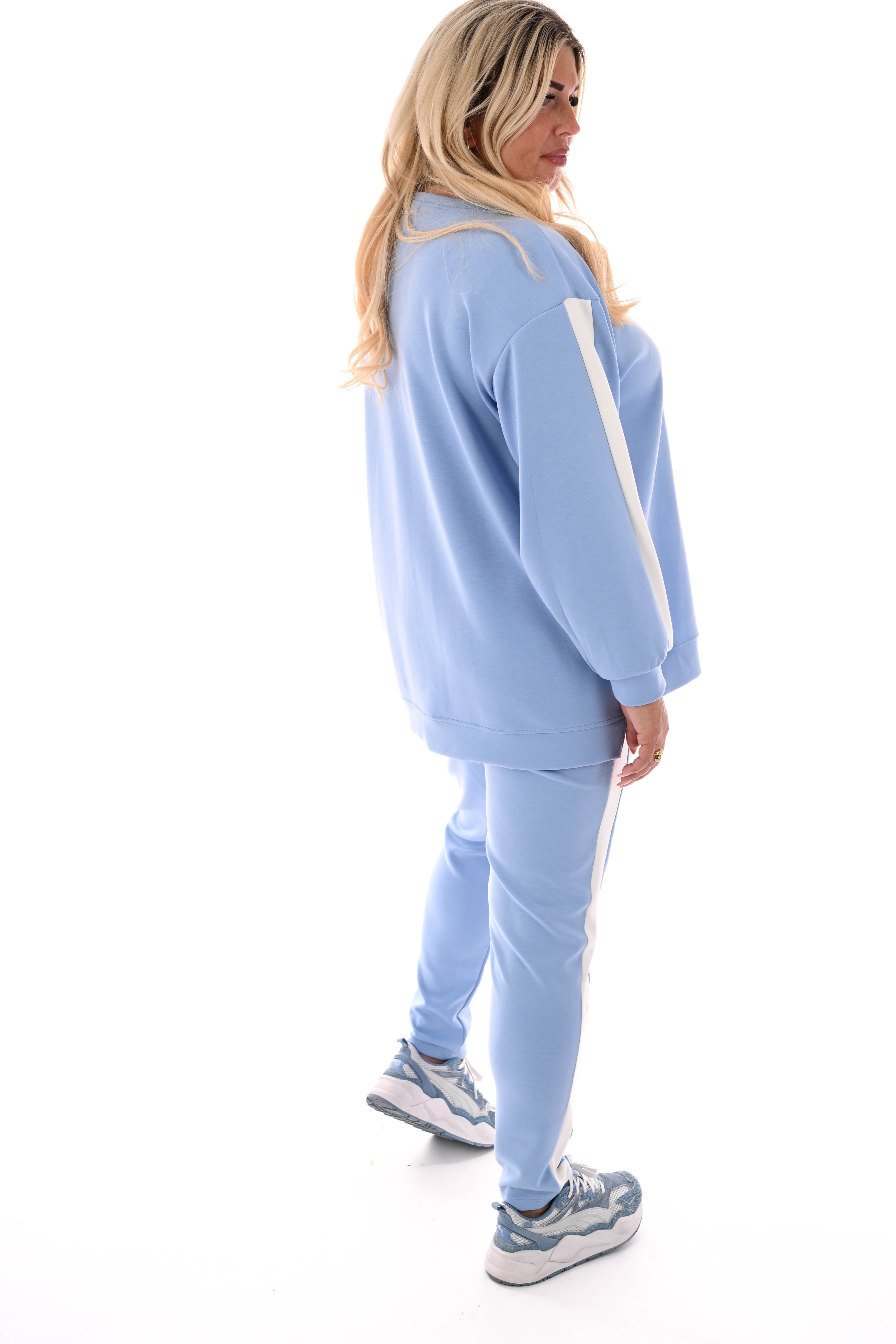 Tweedelig pak brede bies lichtblauw