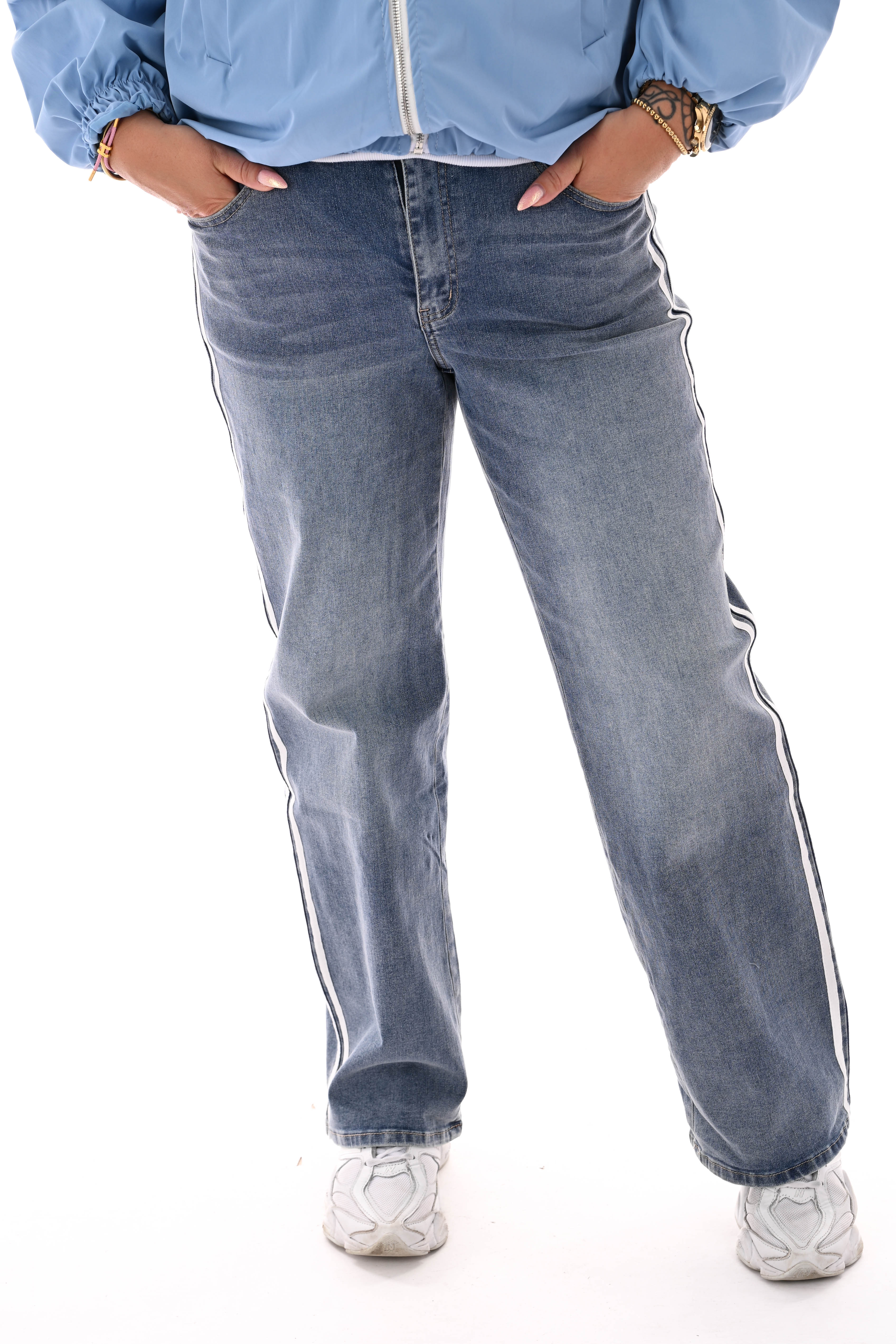 Monday wide leg met witte bies lichtblauw