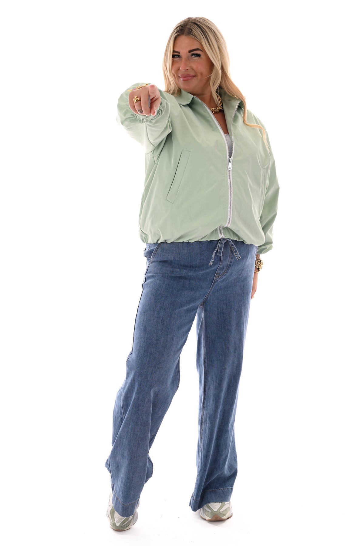 Kort jasje uni met kraag lindegroen