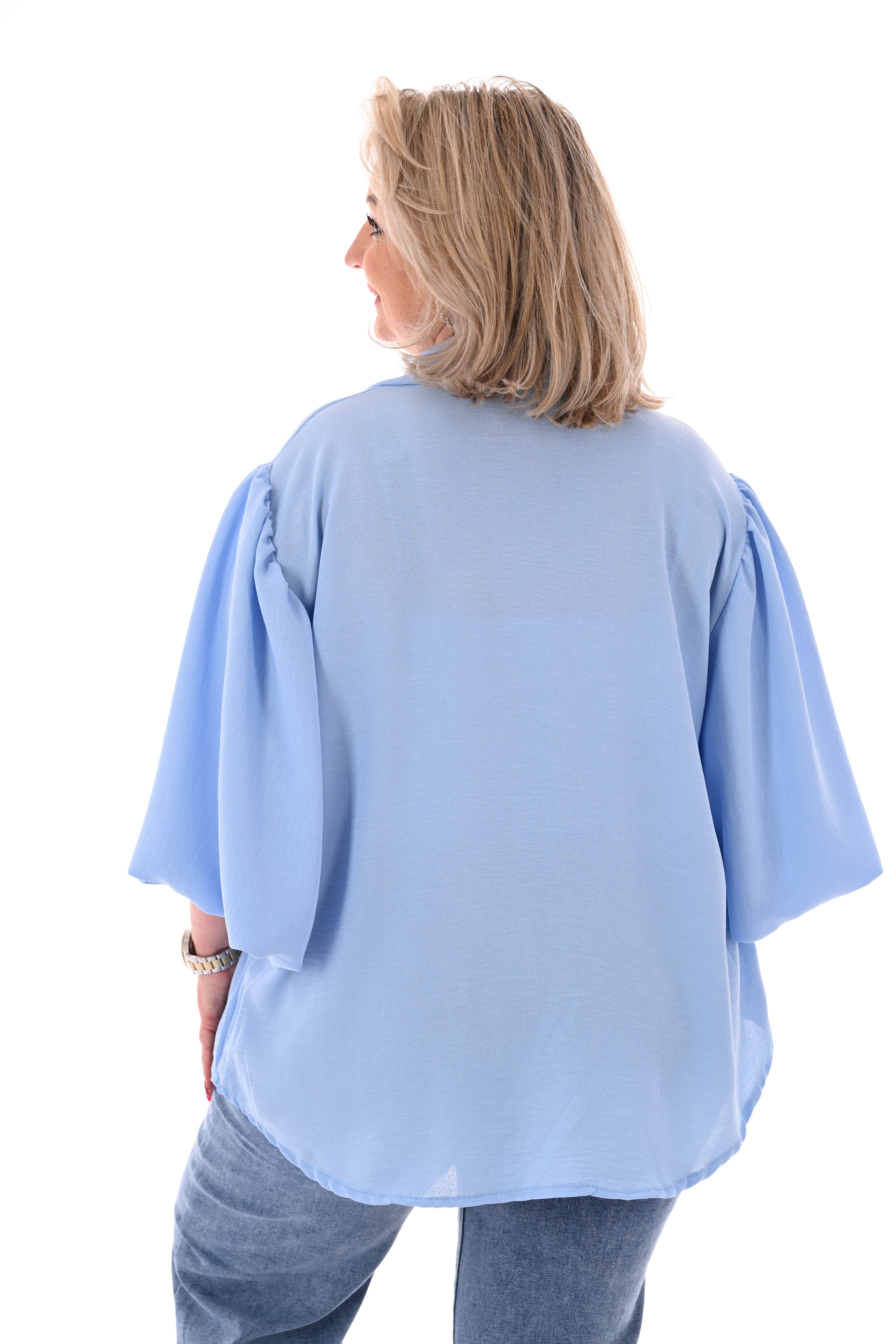 Doorknoop blouse korte pofmouwen lichtblauw