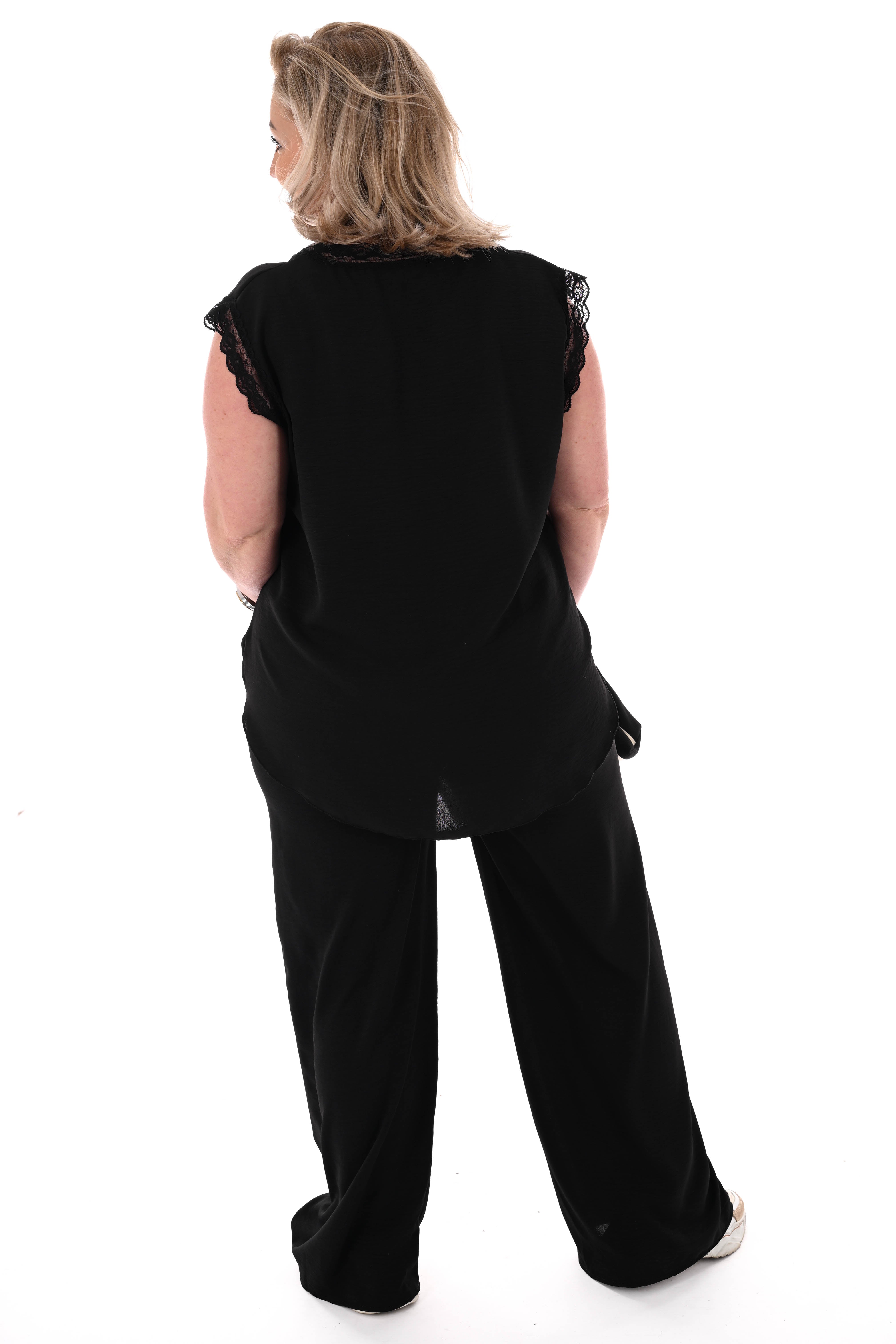 Tweedelig set kant v-hals zwart