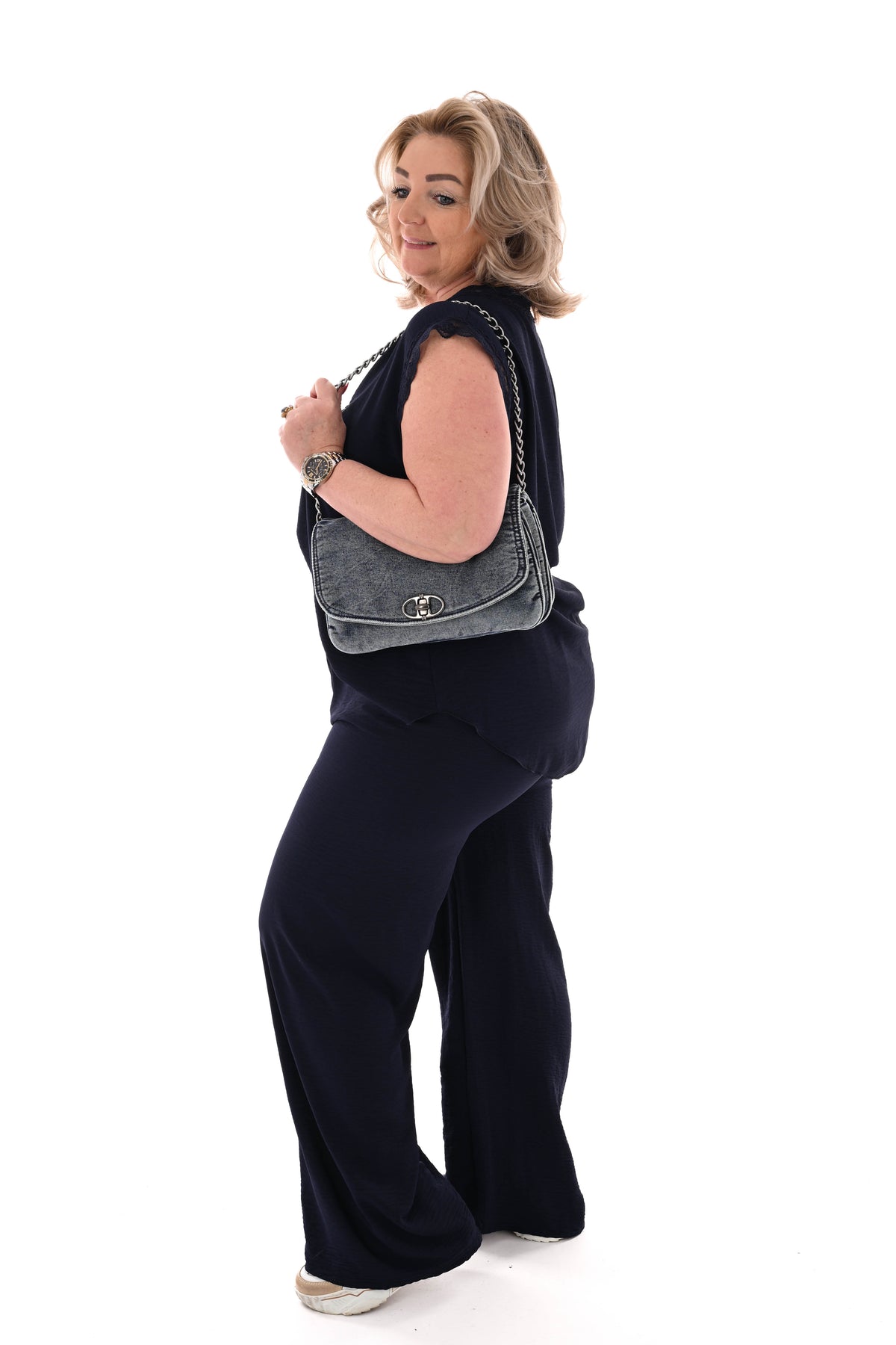 Tweedelig set kant v-hals marineblauw