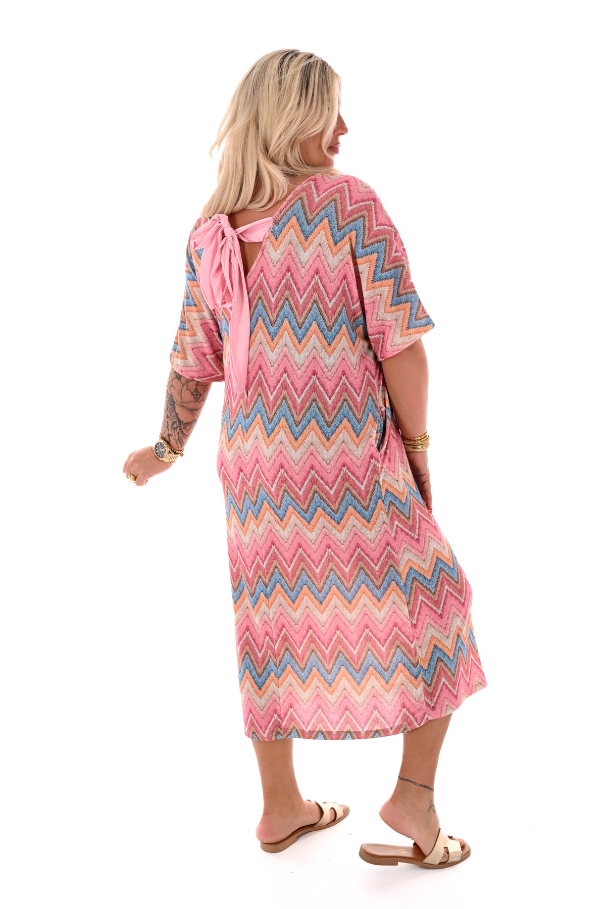 Jurk v-rug met strik zigzag roze/oranje