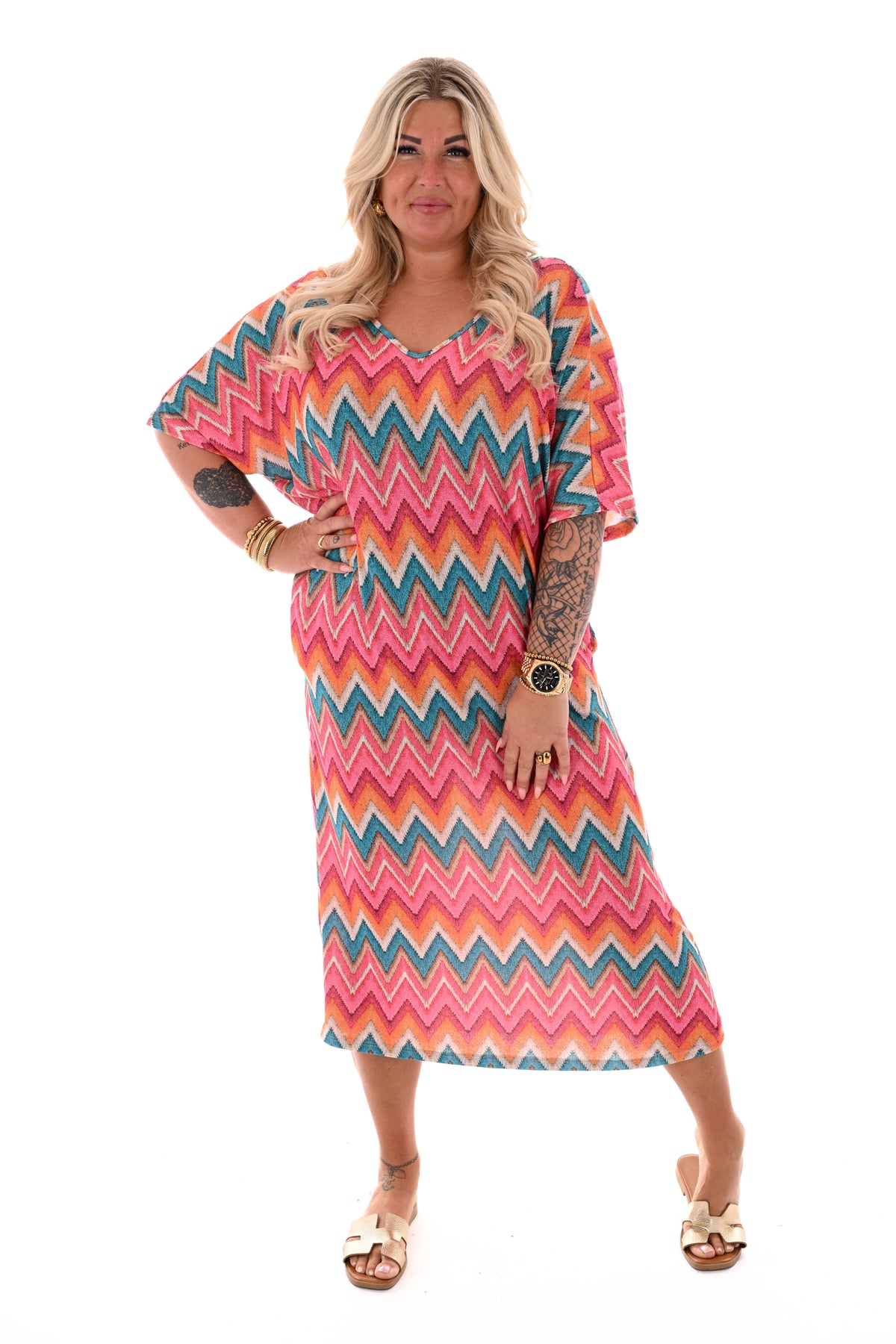 Jurk v-rug met strik zigzag fuchsia/turquoise