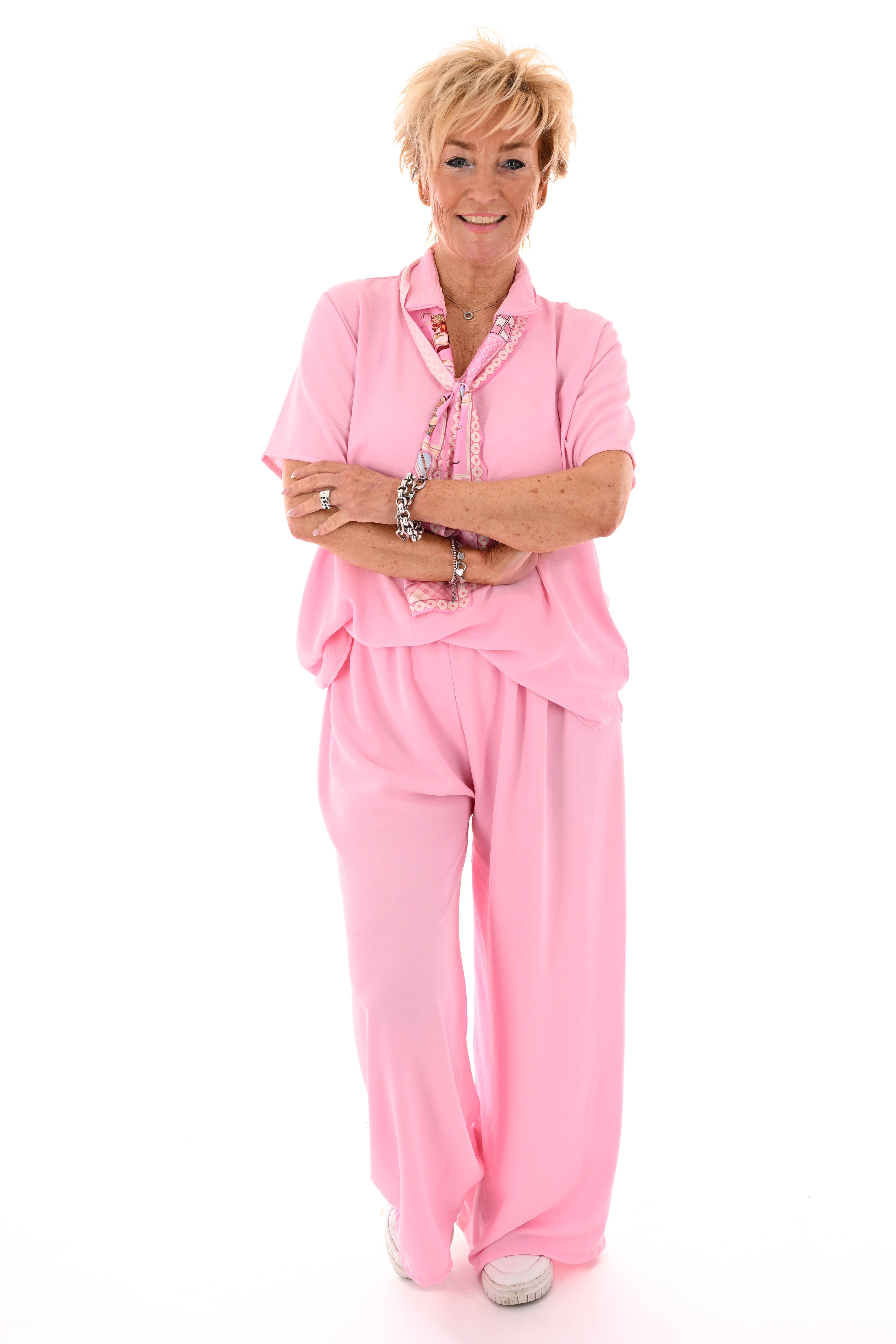 Tweedelig pak v-hals met sjaaltje uni lichtroze