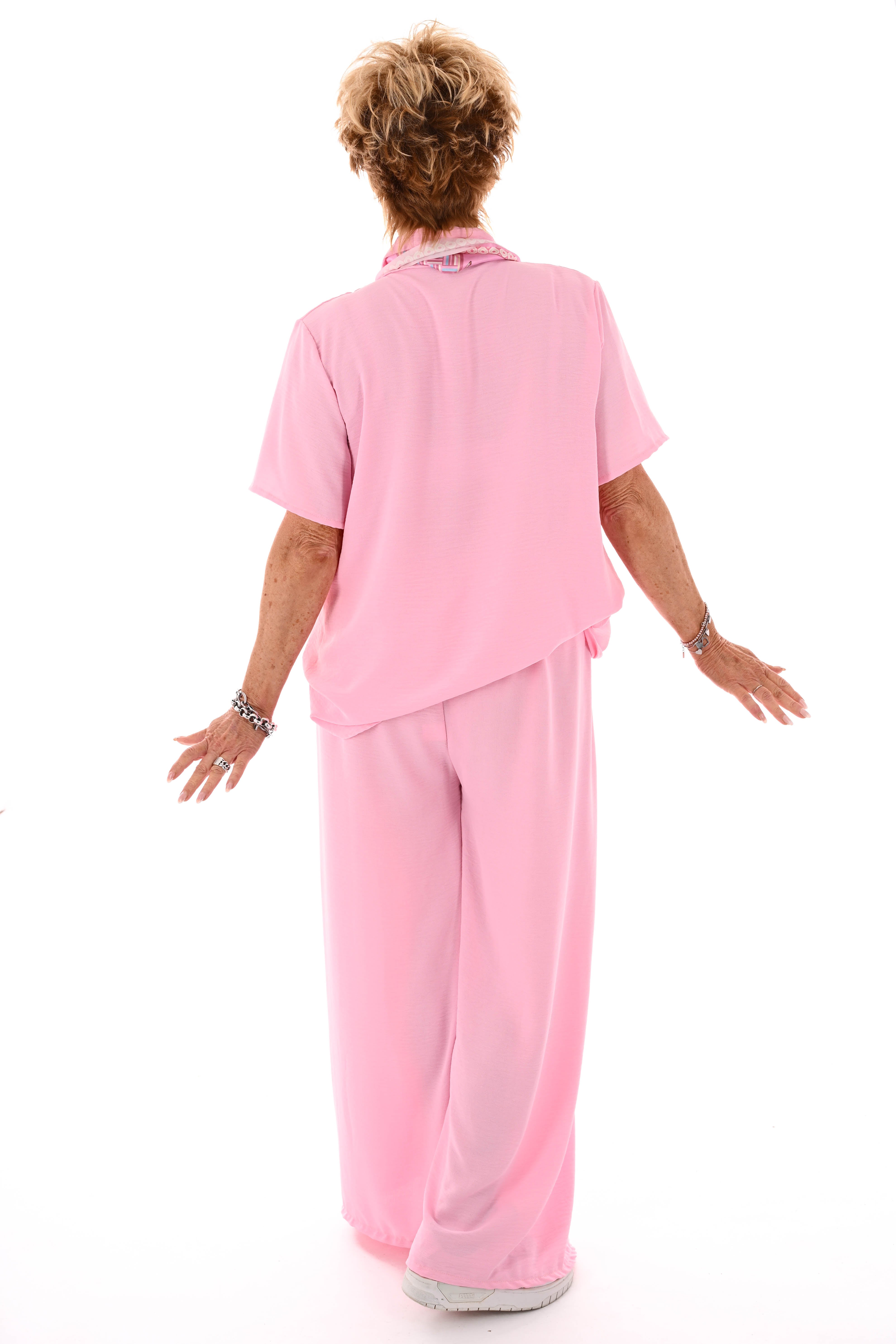 Tweedelig pak v-hals met sjaaltje uni lichtroze