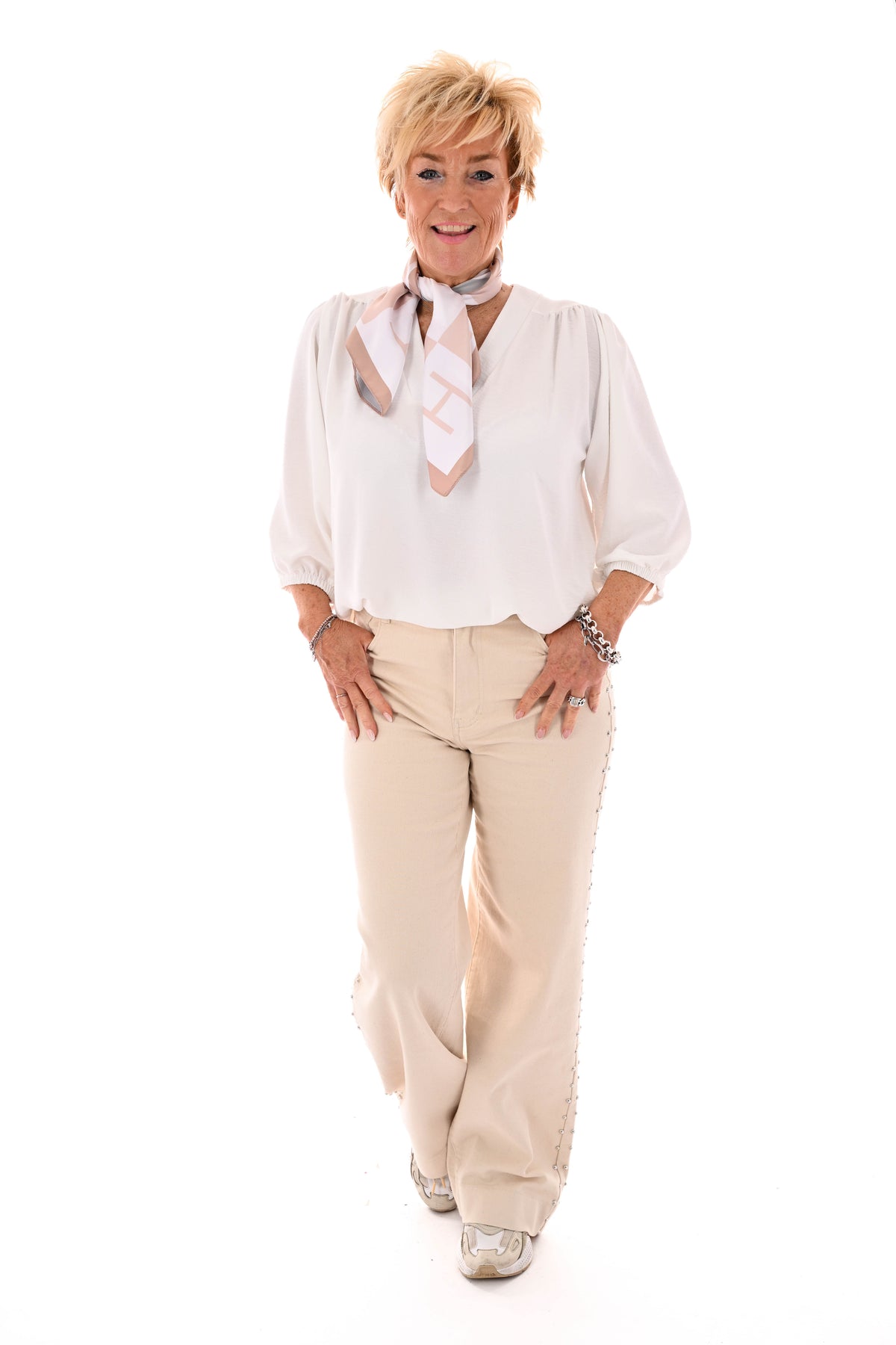 Laulia jeans wide leg studs beige