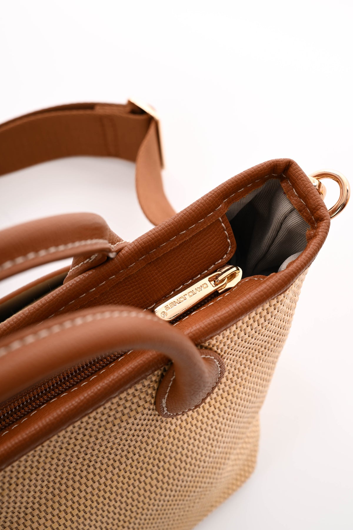 Kleine geweven handtas creme