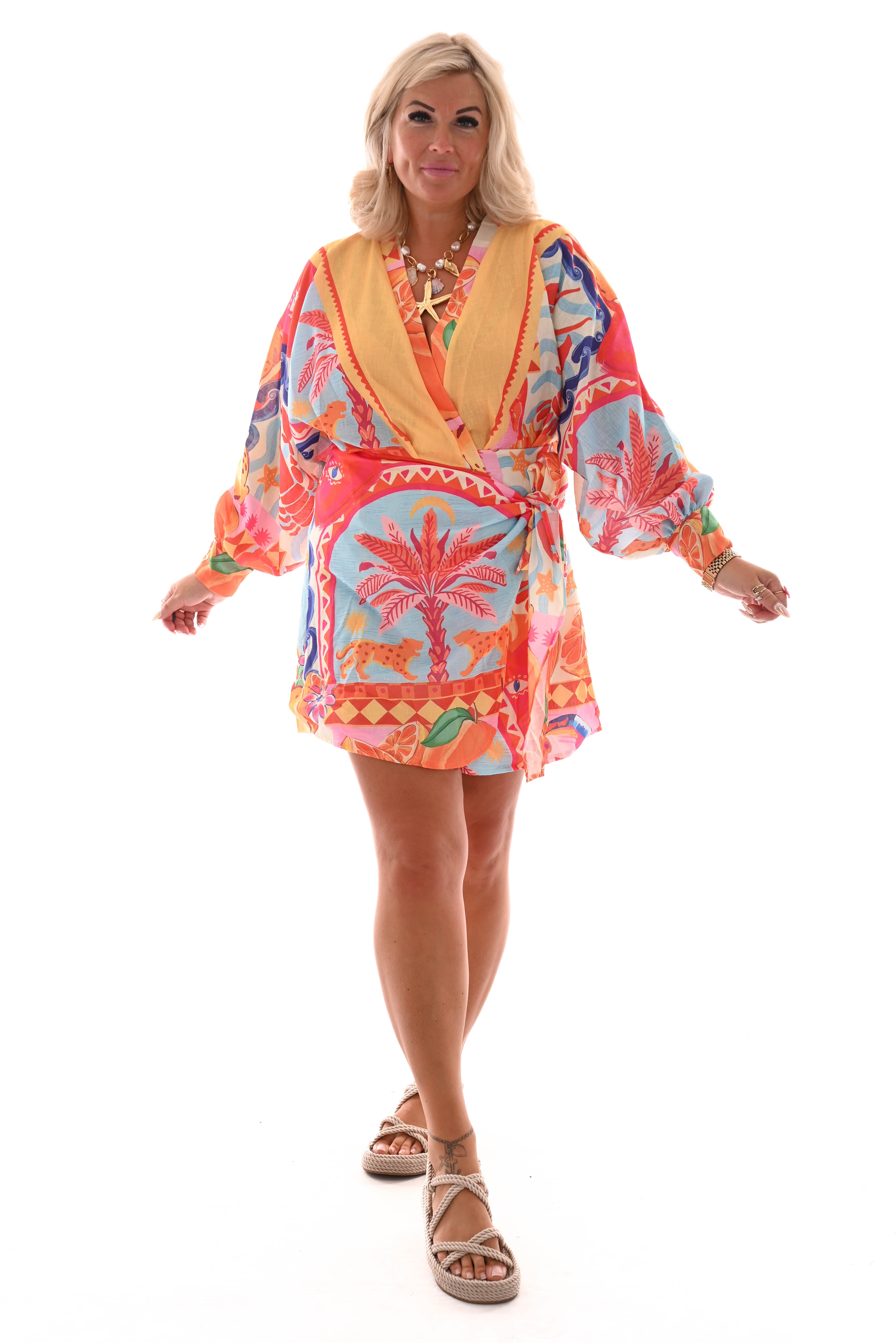 Wikkel knoop jurk mix print geel/roze