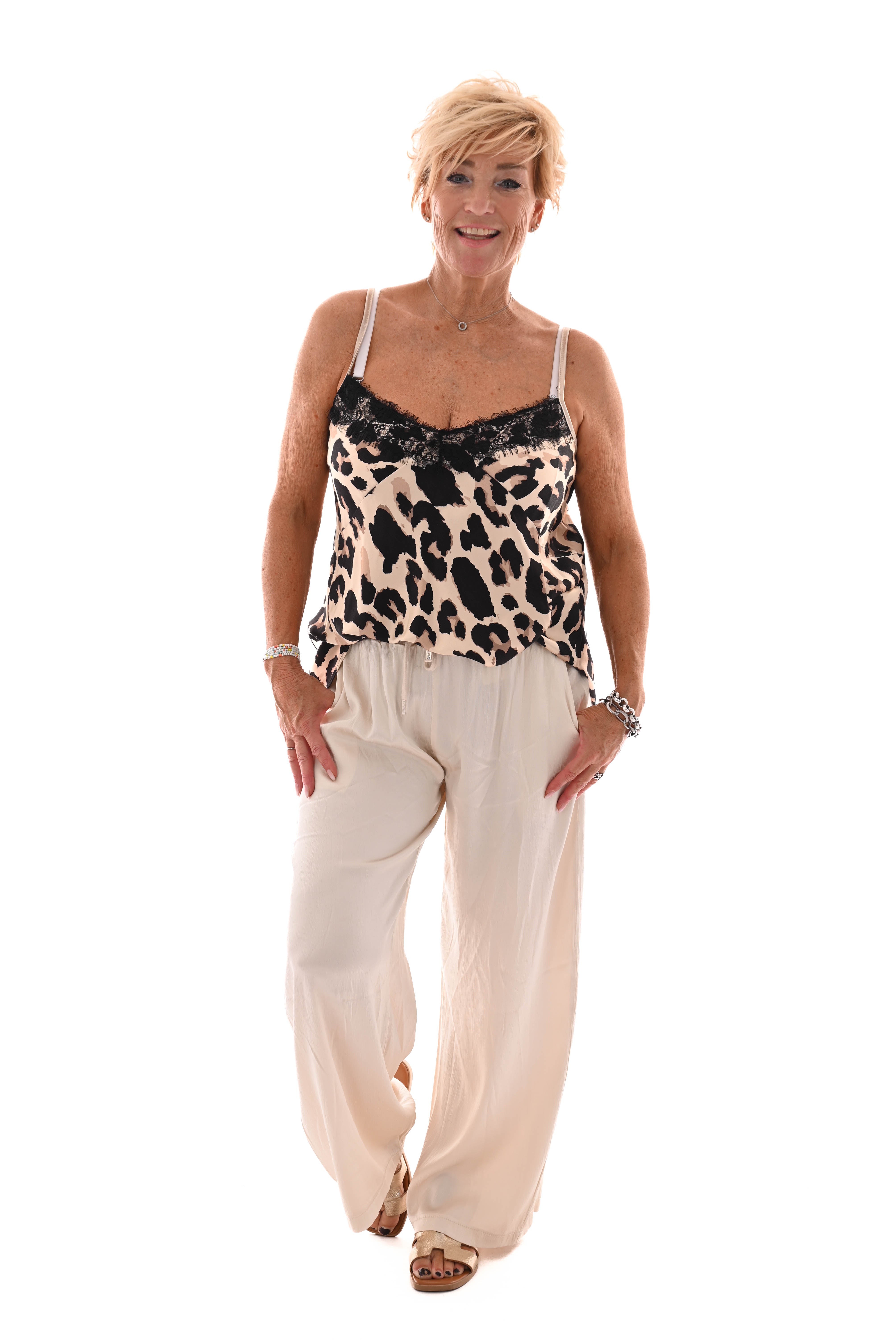 Silky panter top met kant beige