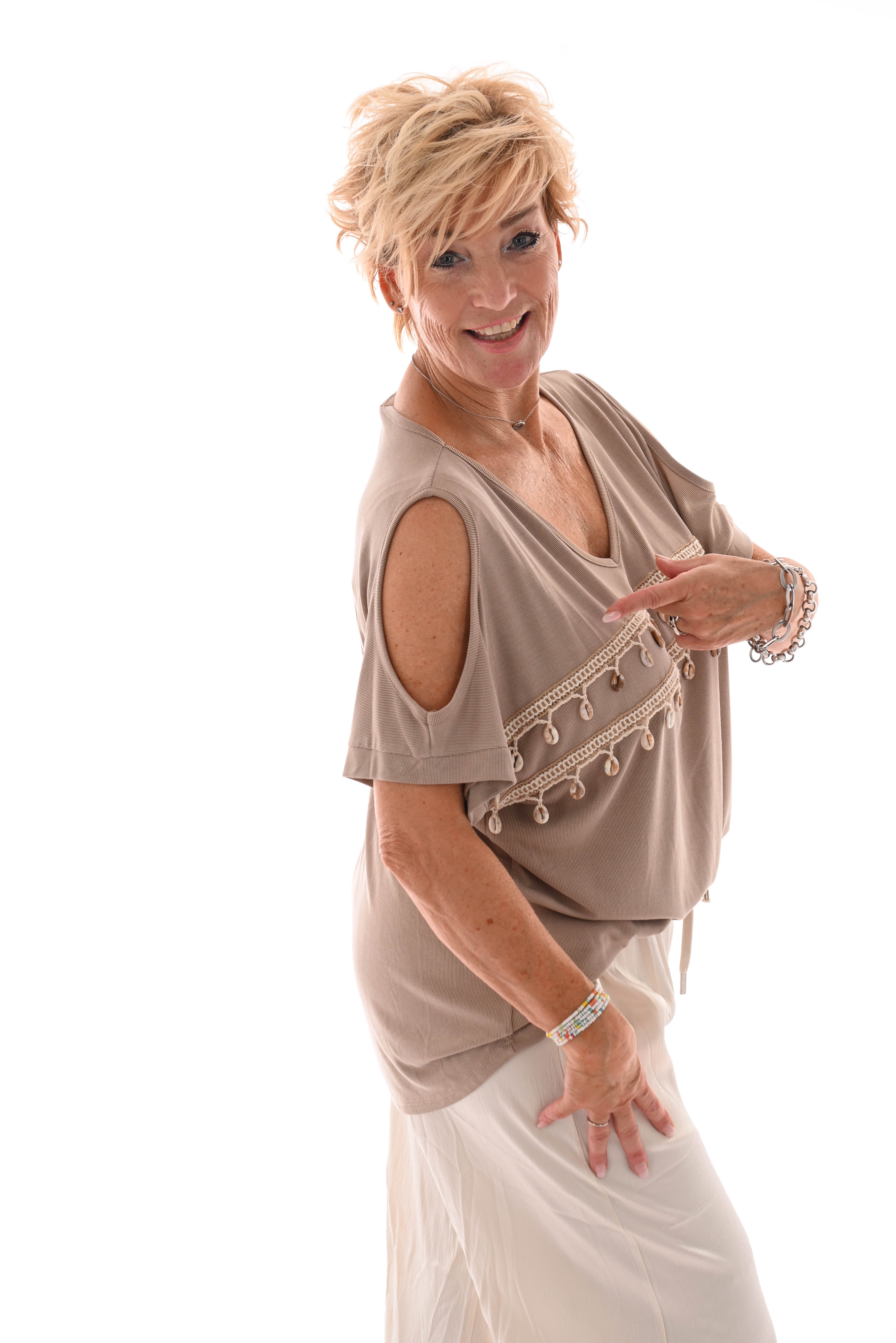 Shirt met schelpen details taupe