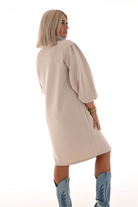 Sweater dress pofmouwen beige