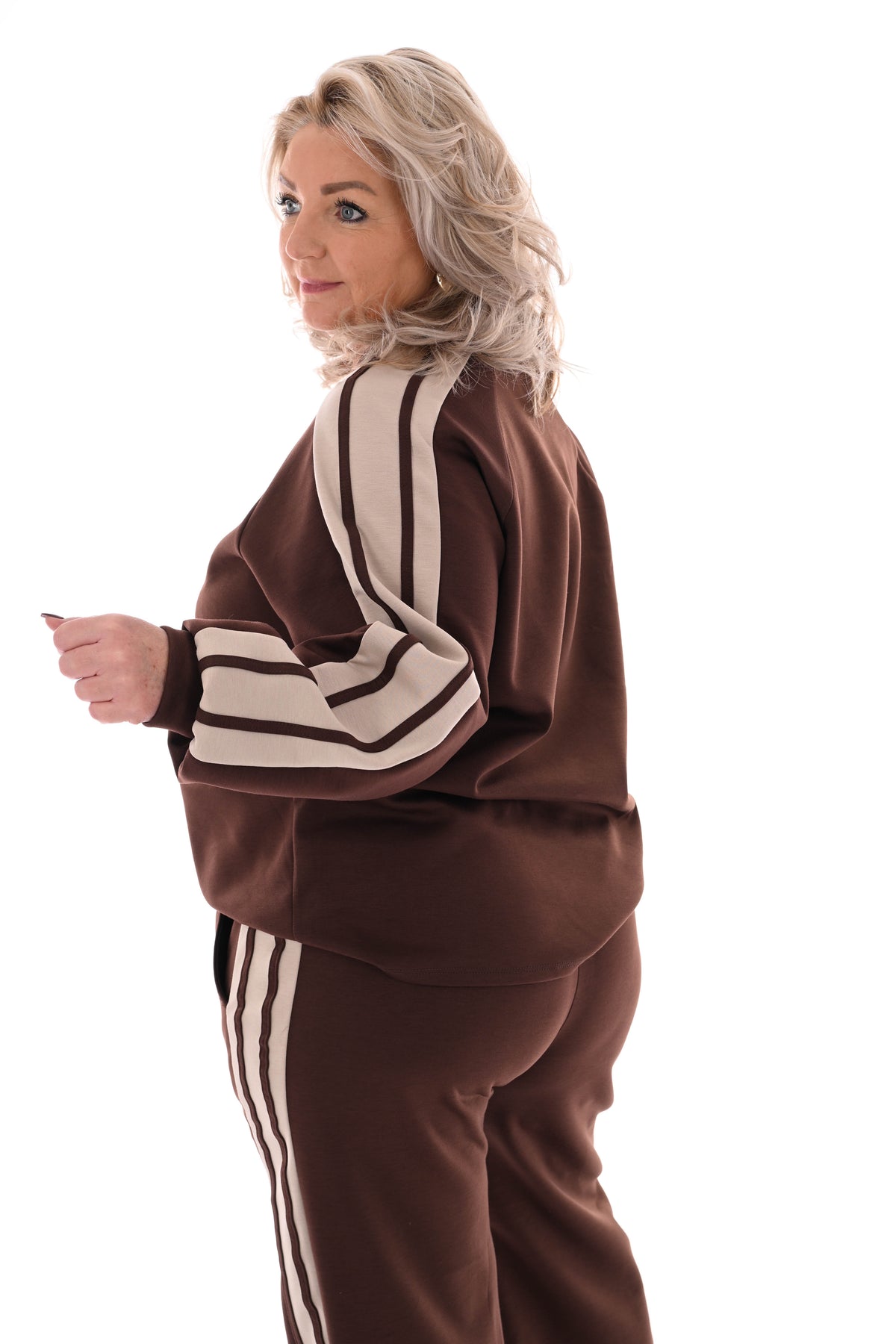 Tweedelig pak strepen bies bruin