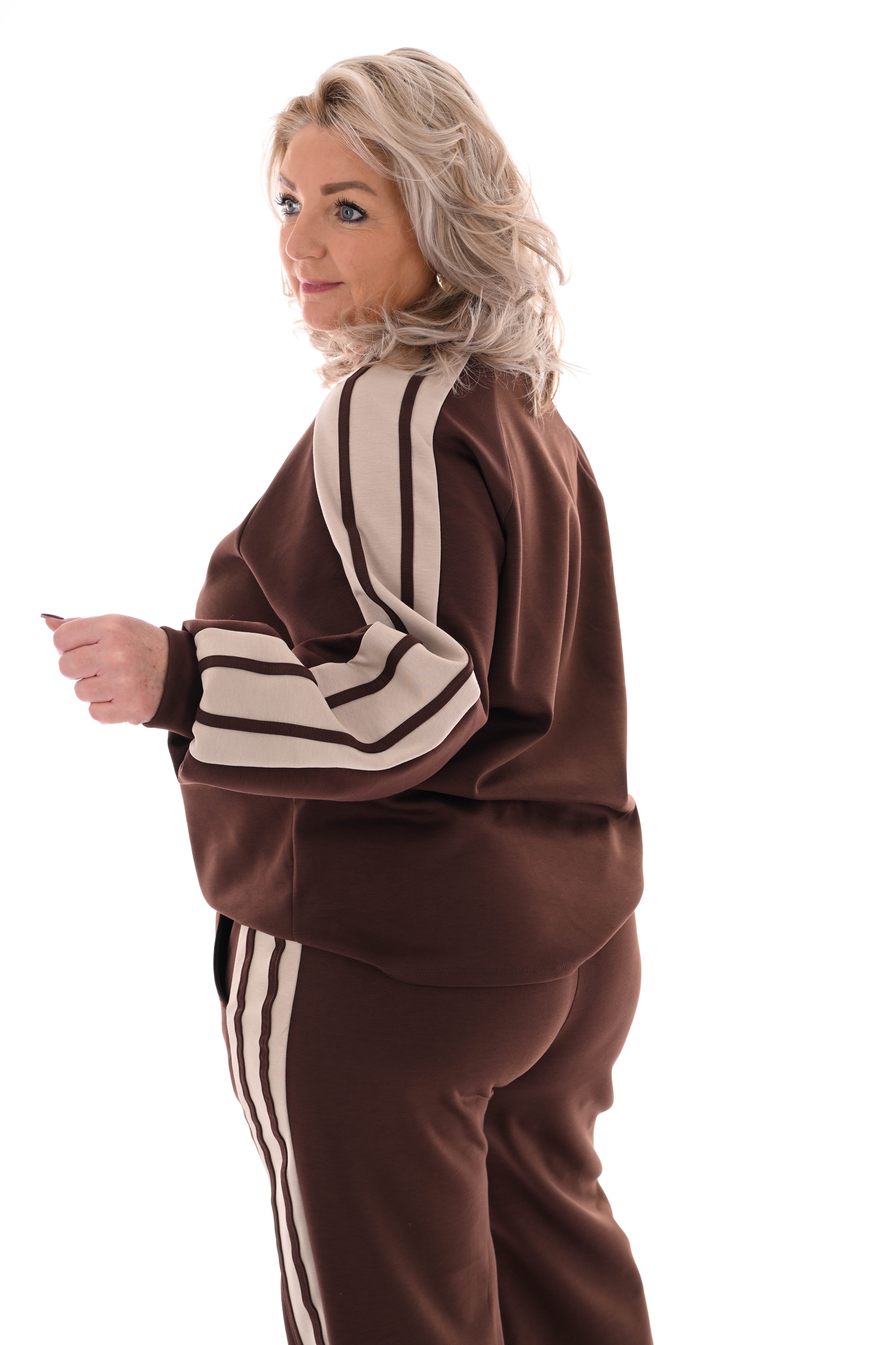 Tweedelig pak strepen bies bruin