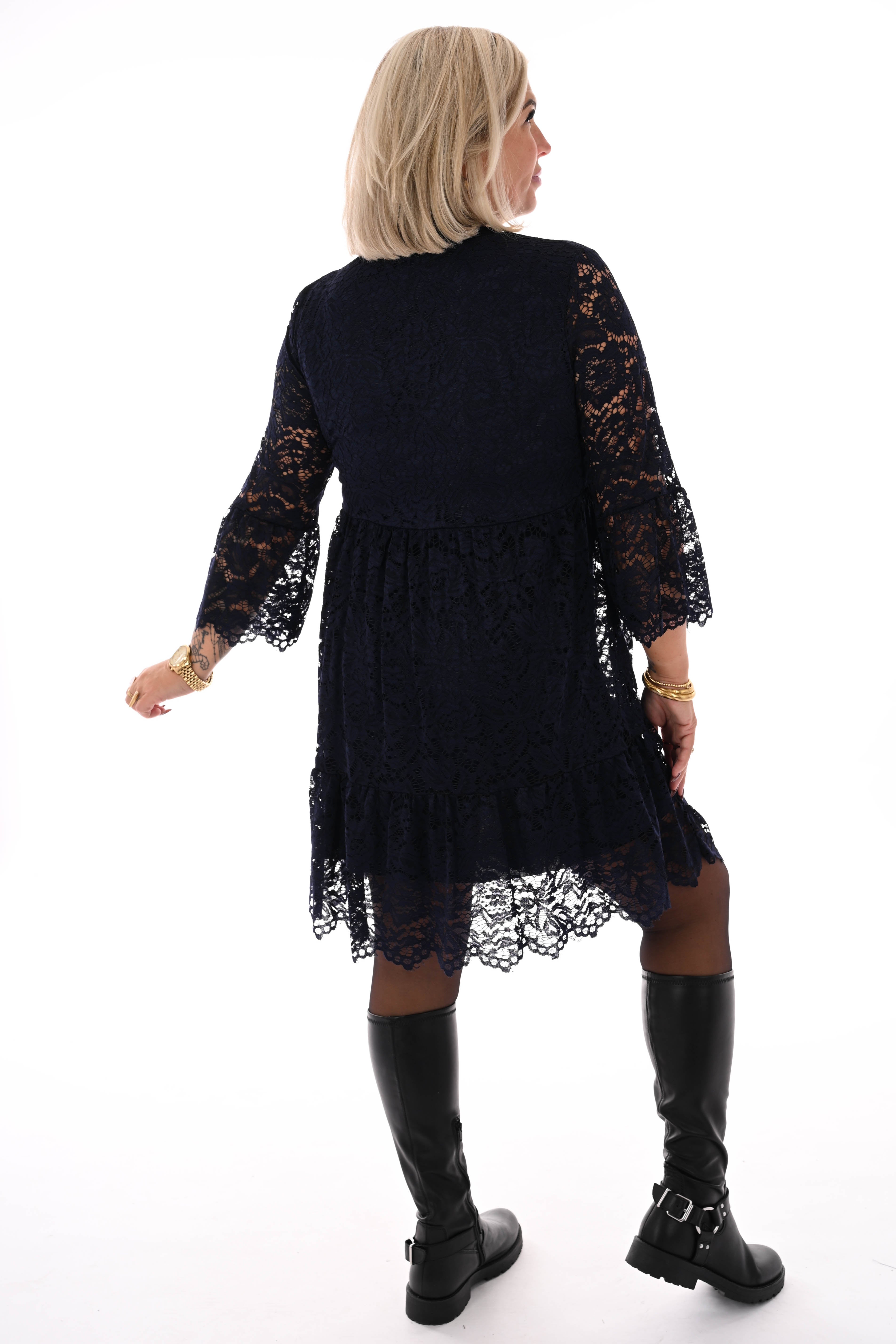 Korte kanten jurk met v-hals marineblauw