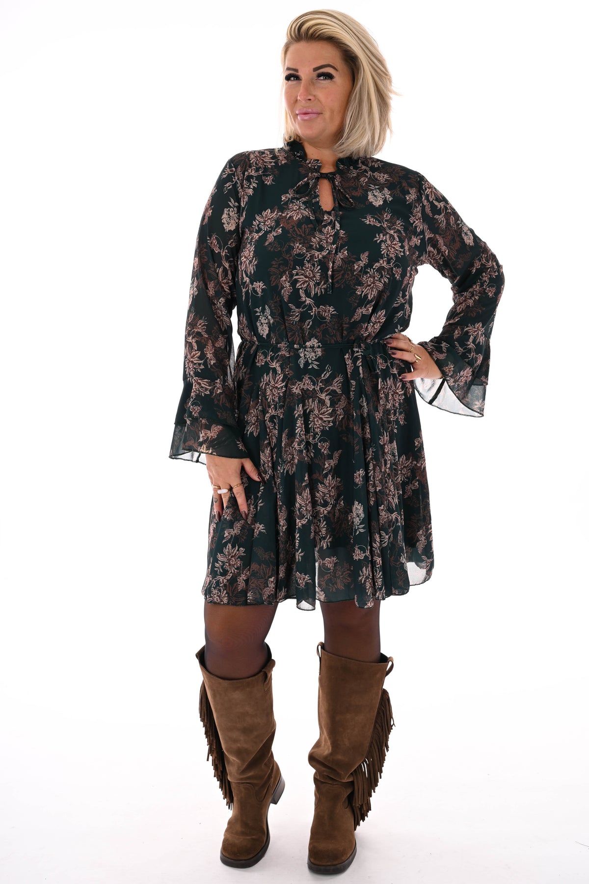 Korte jurk met trompetmouwen bloemenprint flessengroen