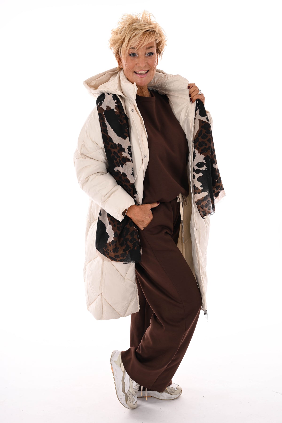 Half lange jas met capuchon roomwit