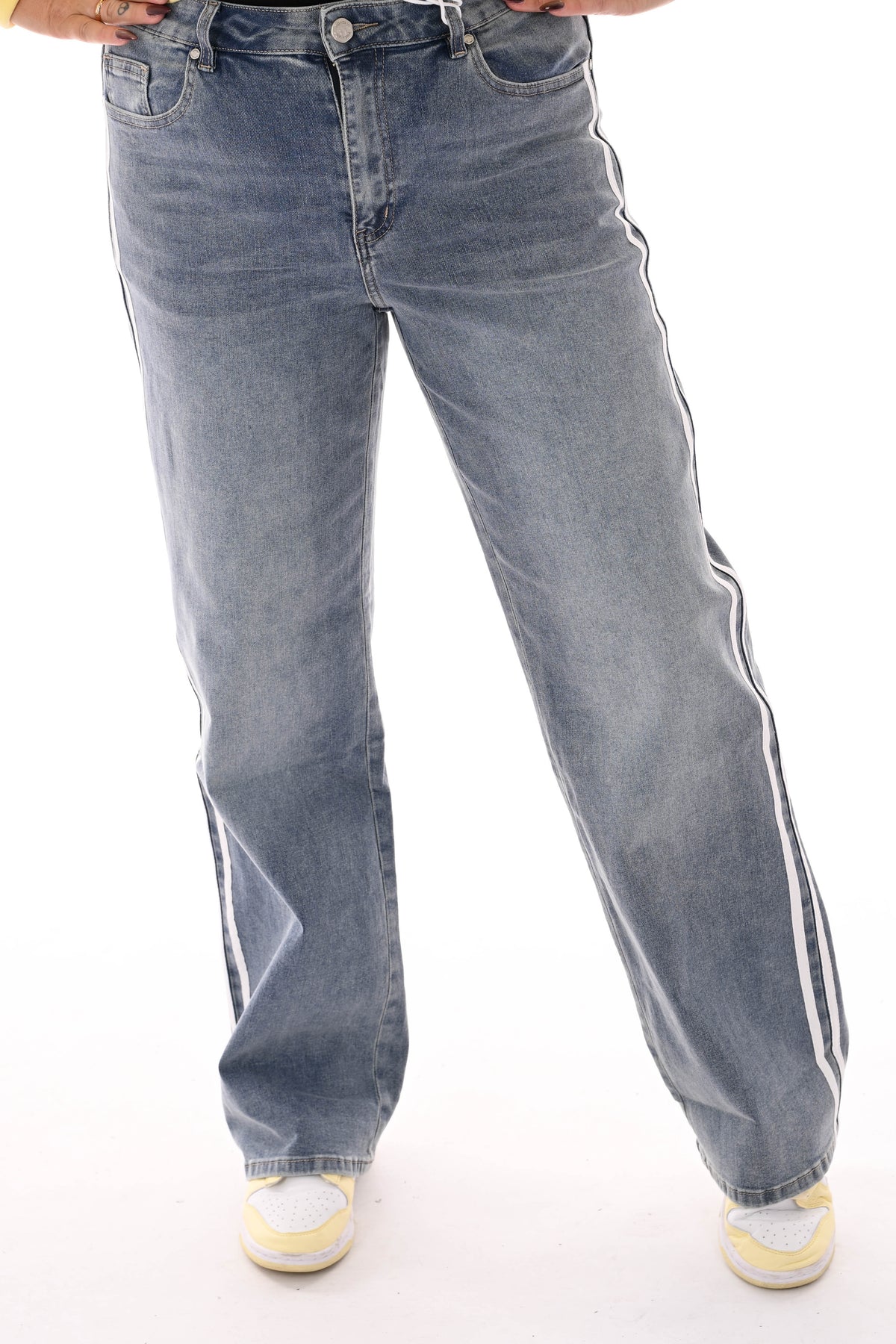 Monday wide leg met witte bies lichtblauw