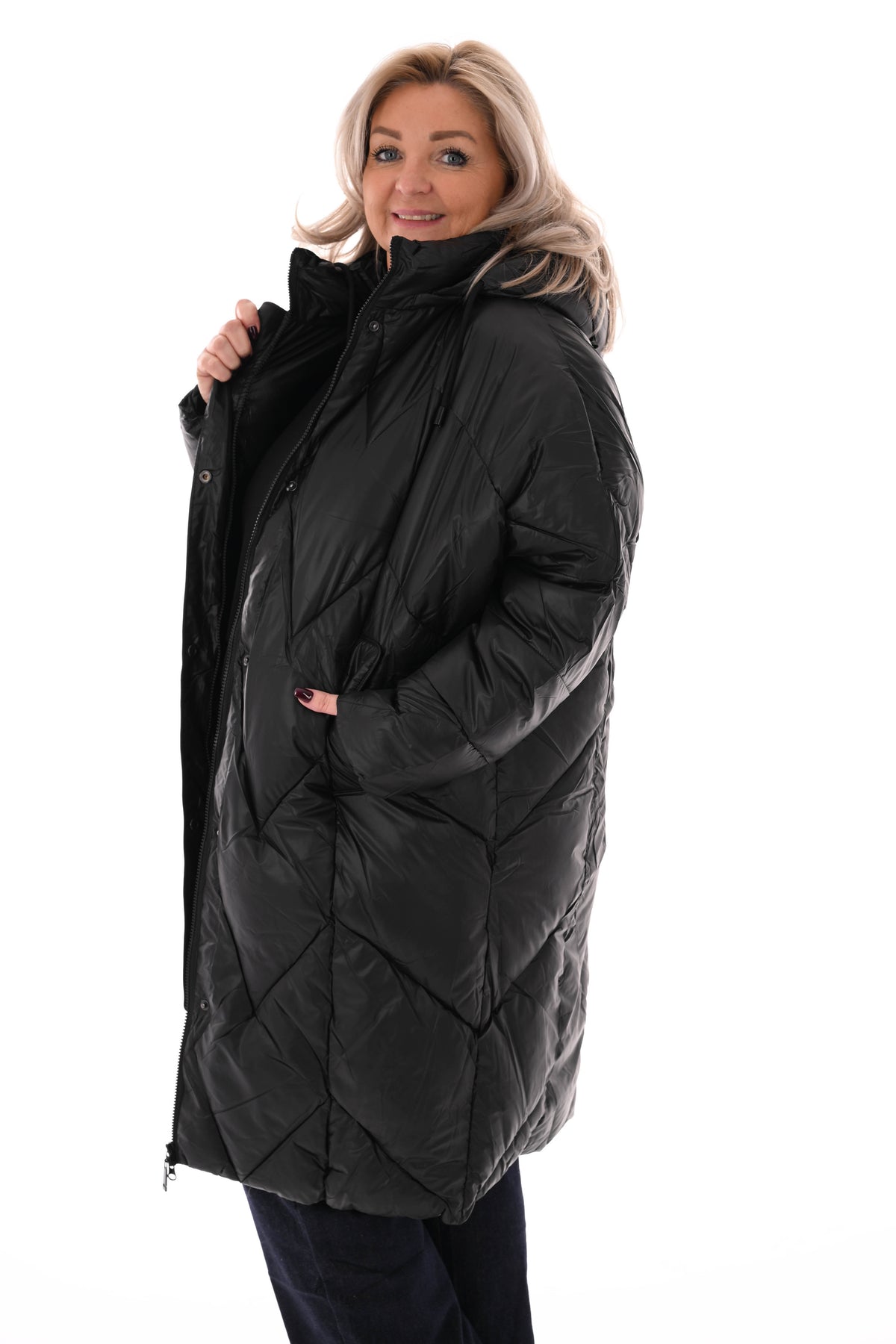 Half lange jas met capuchon zwart