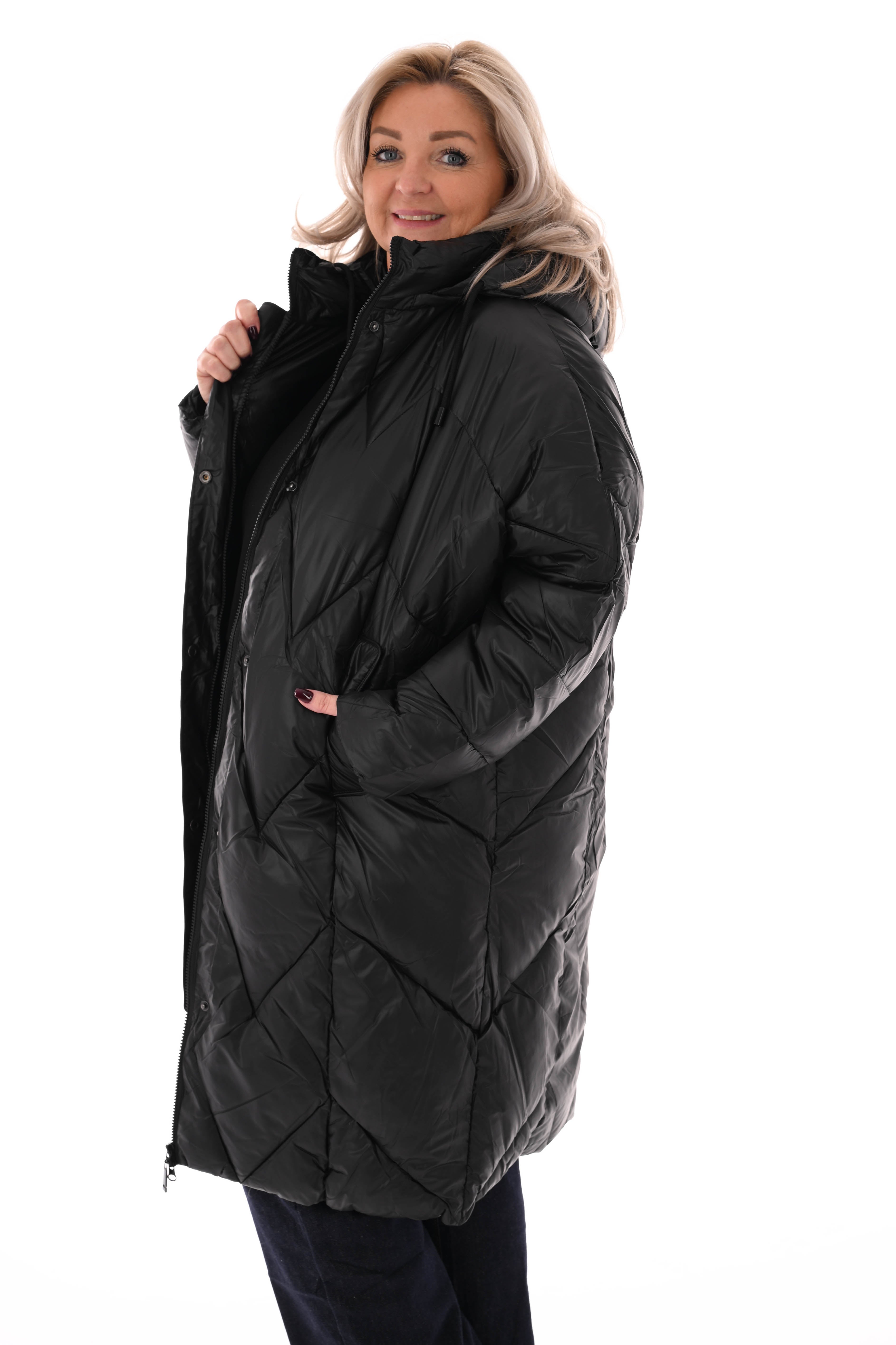 Half lange jas met capuchon zwart