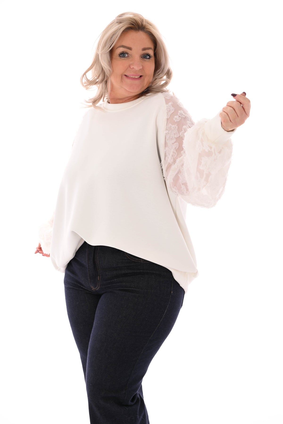 Sweater roezel bloemen mouwen roomwit