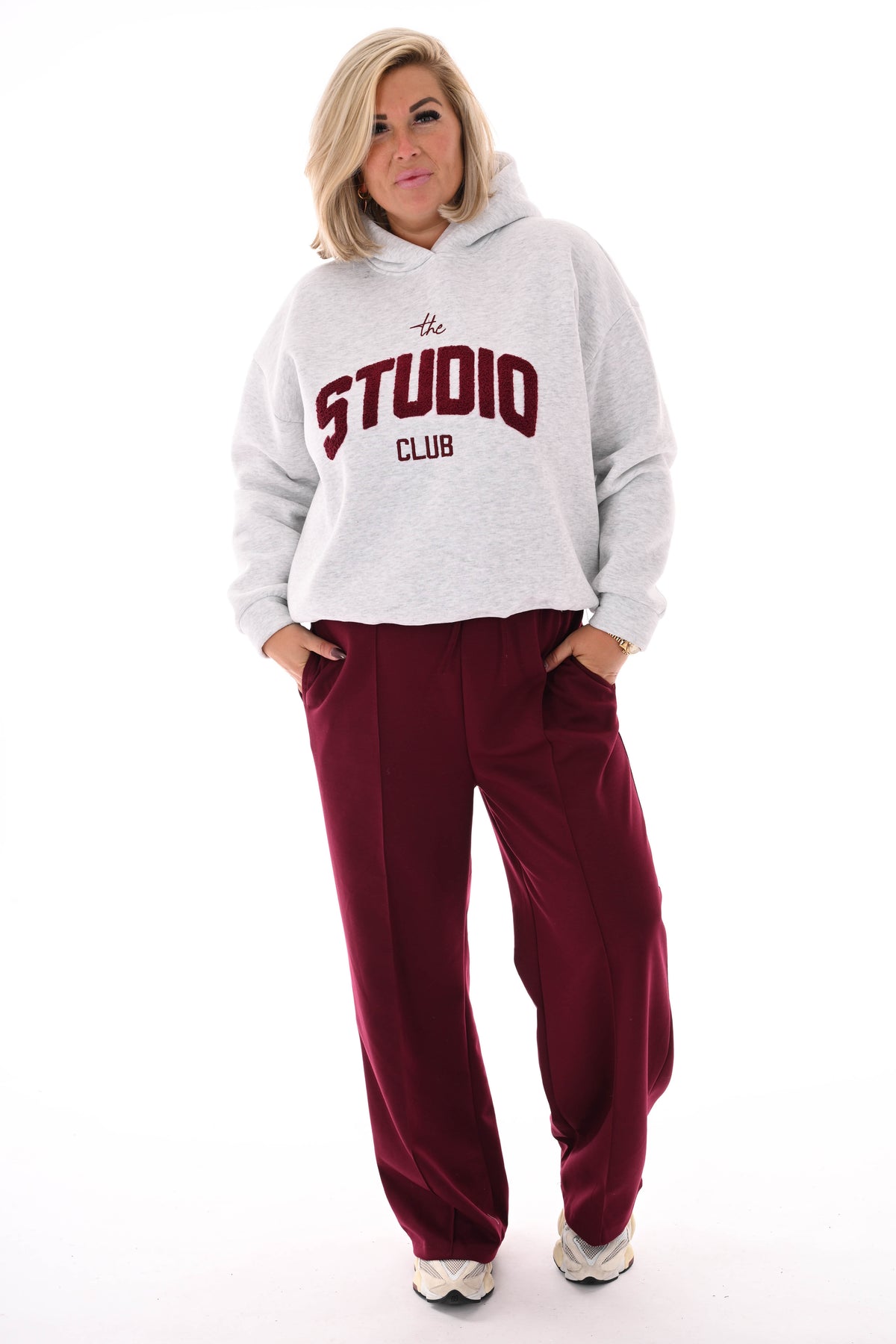 Hoodie studio club lichtgrijs