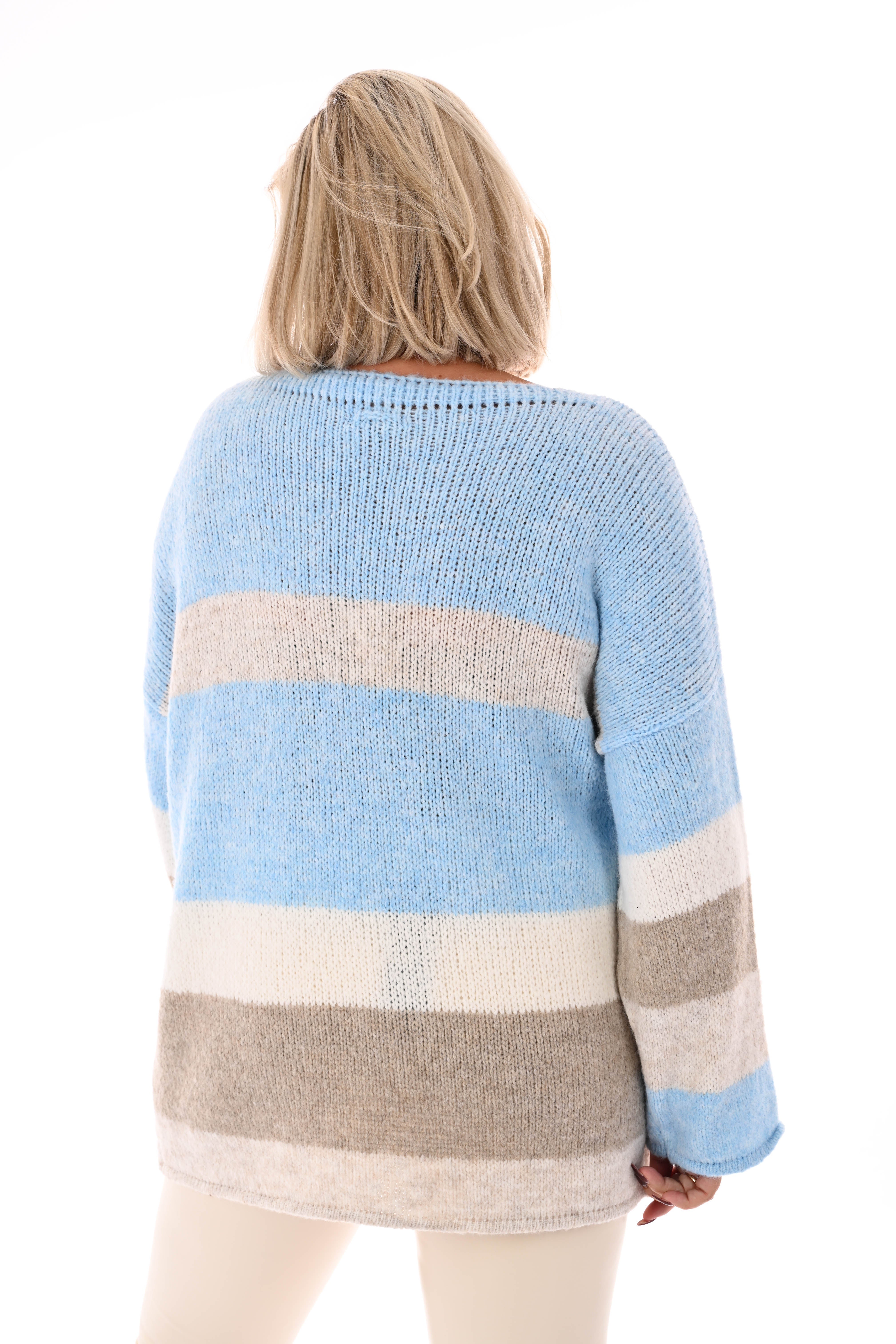 Gebreide trui love lichtblauw/beige