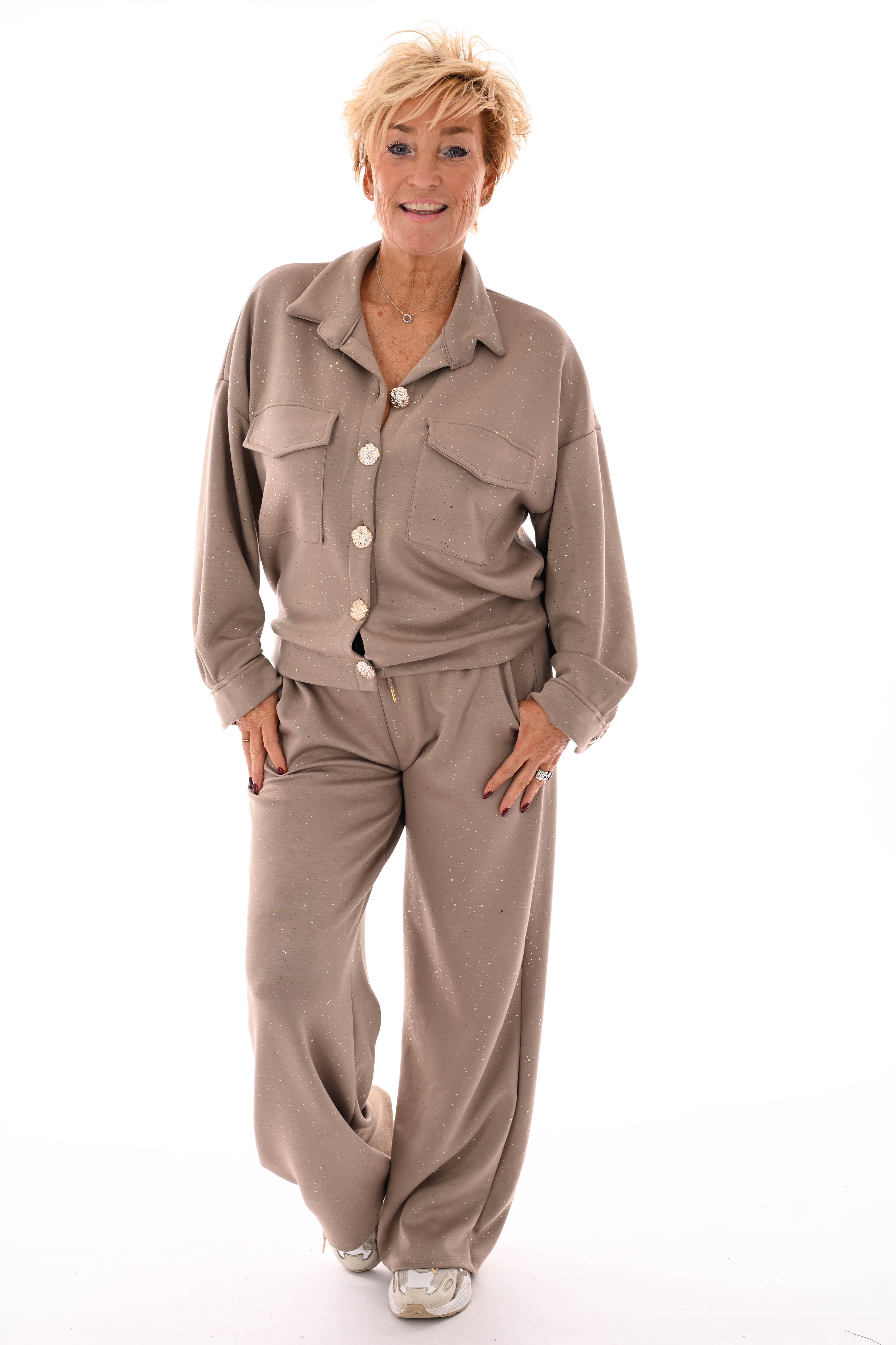 Tweedelig pak blouse met borstzakken en knopen glitters beige